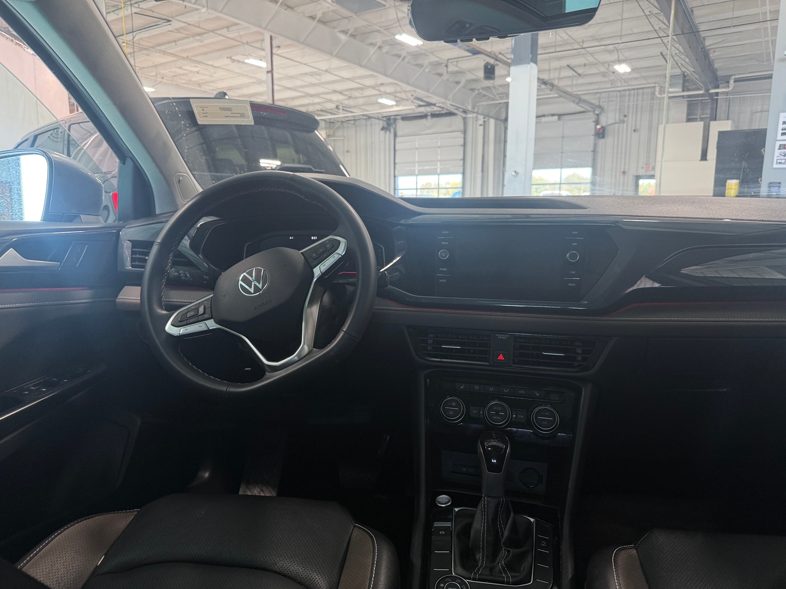 Thumbnail: 2022 Volkswagen Taos - 3