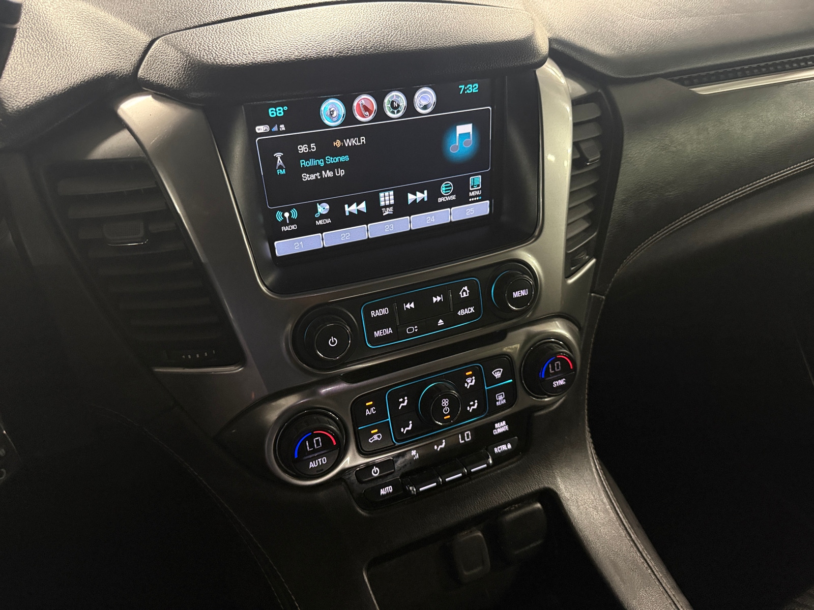 Thumbnail: 2018 Chevrolet Suburban - 4