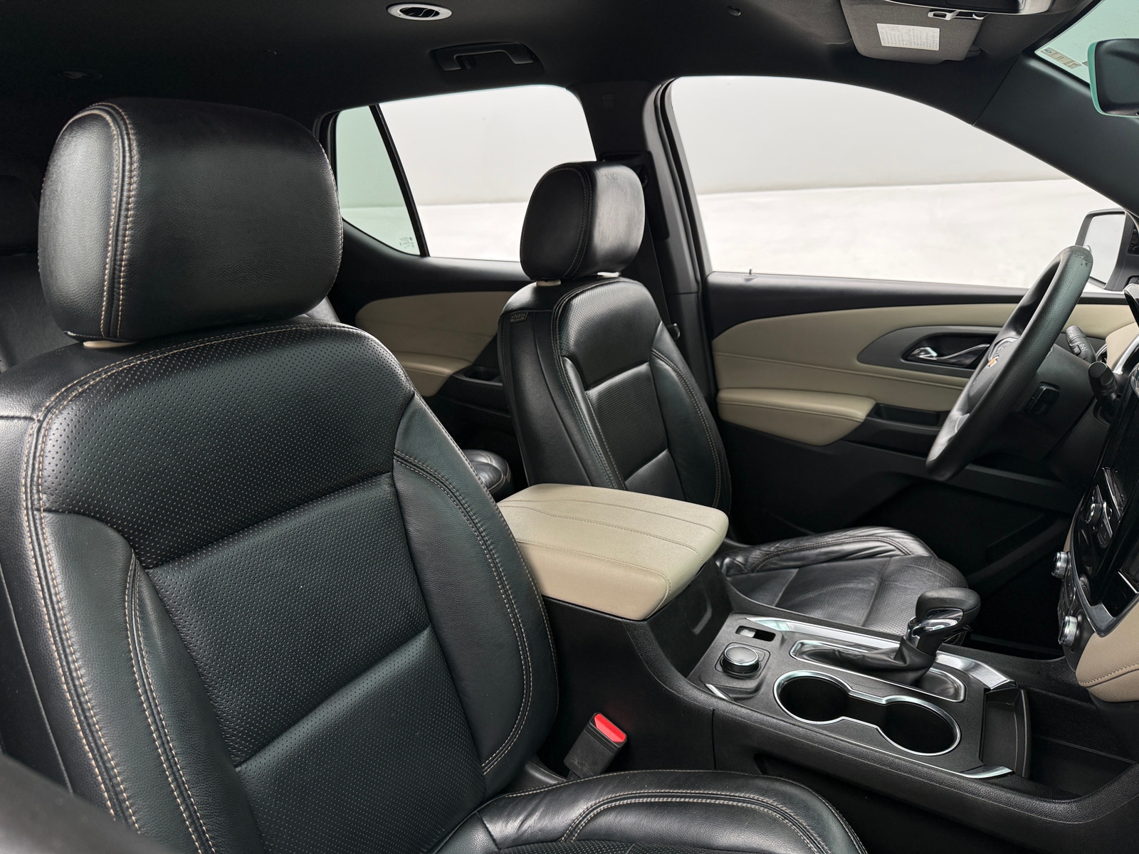Thumbnail: 2023 Chevrolet Traverse - 2