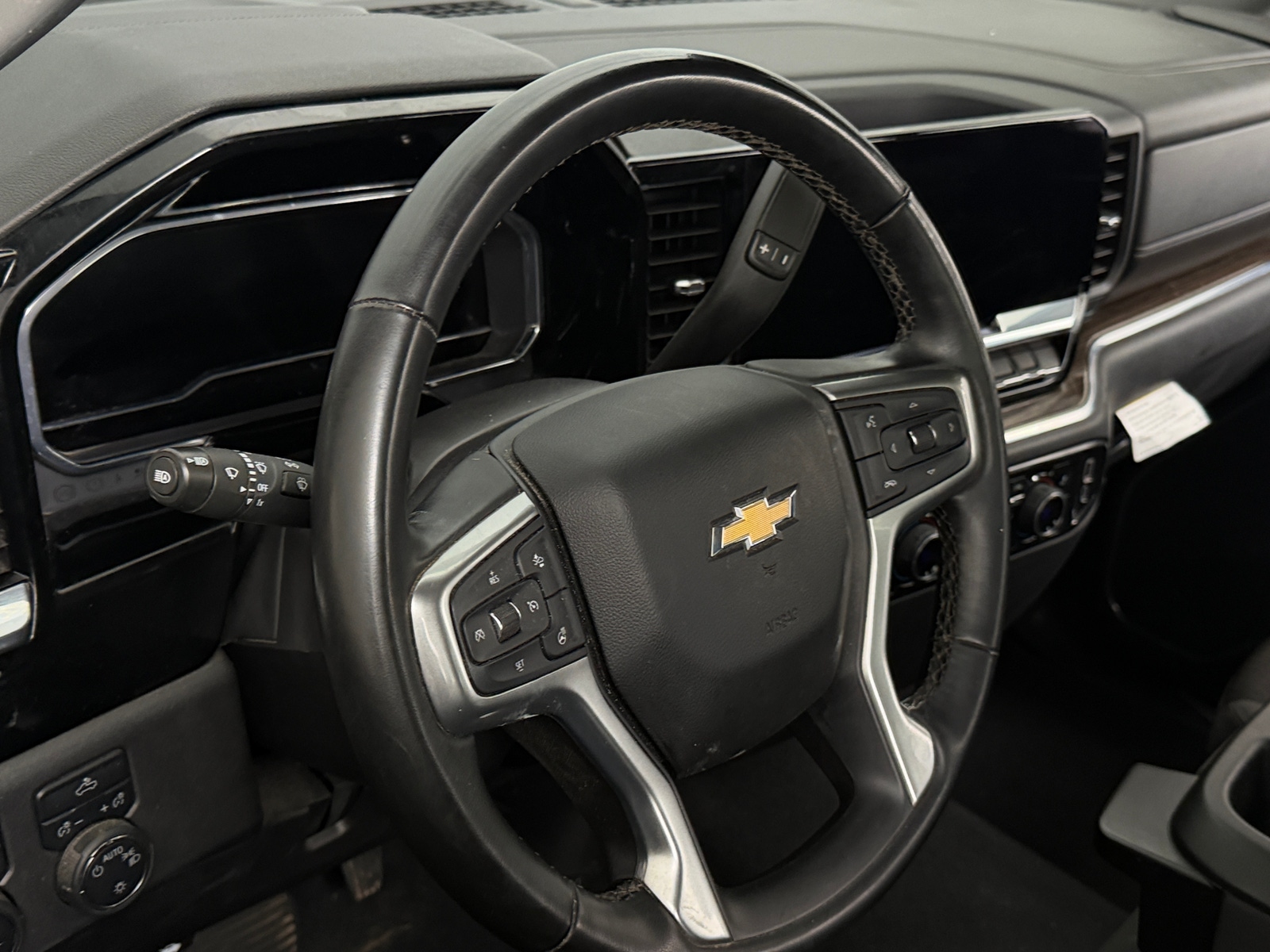 Thumbnail: 2024 Chevrolet Silverado 1500 - 5