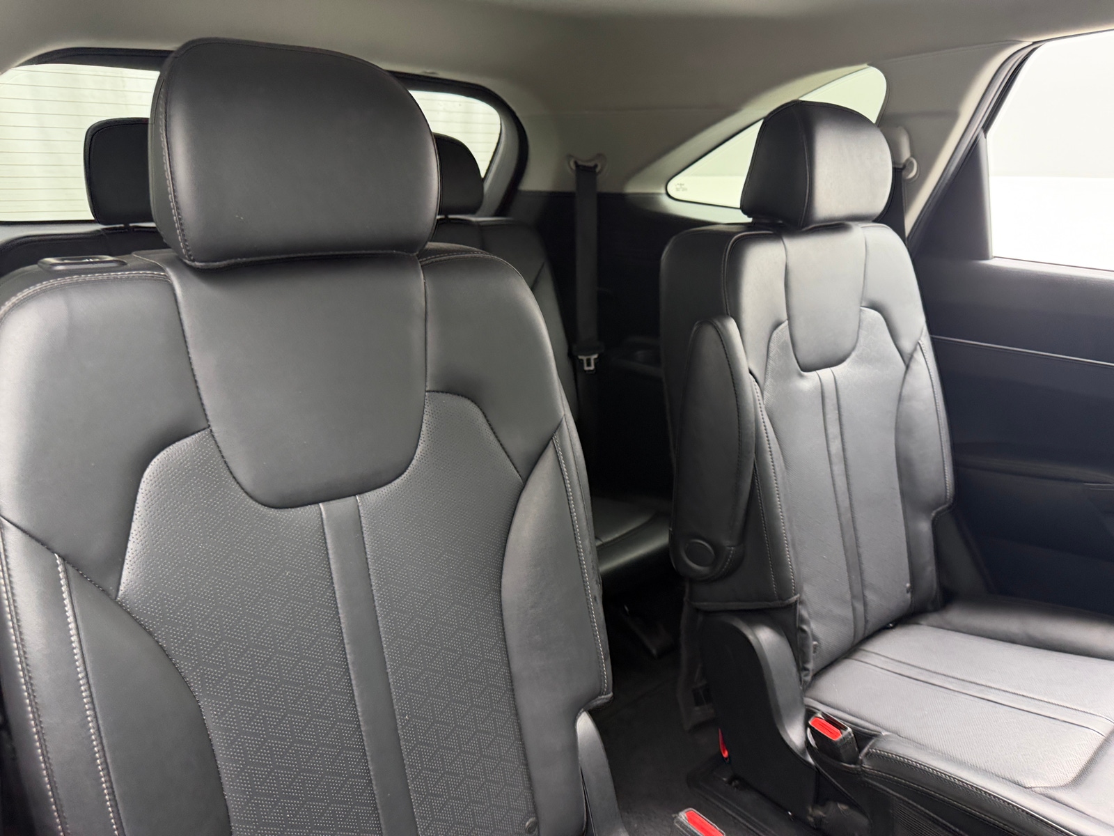 Thumbnail: 2023 Kia Sorento - 5