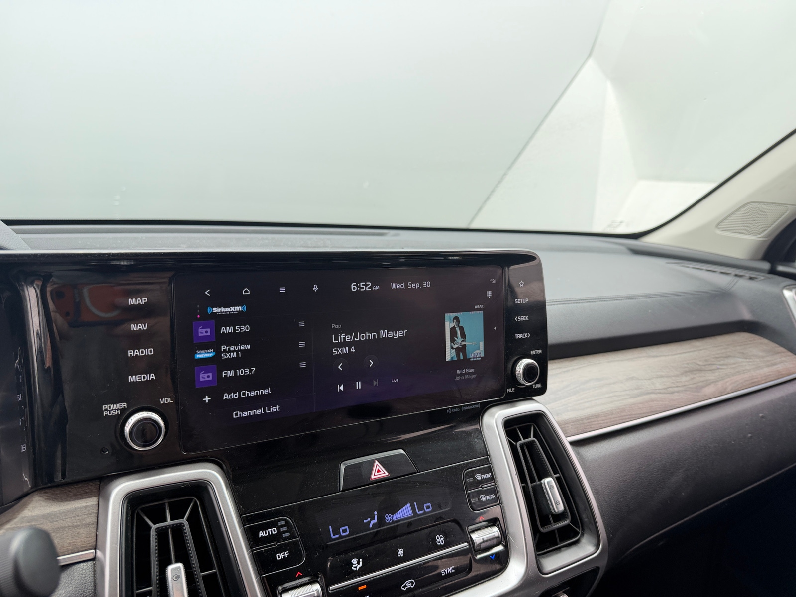 Thumbnail: 2023 Kia Sorento - 3