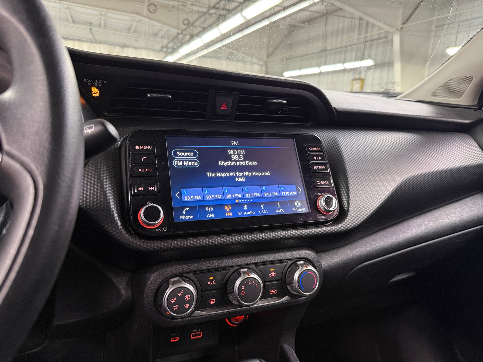Thumbnail: 2023 Nissan Kicks - 4