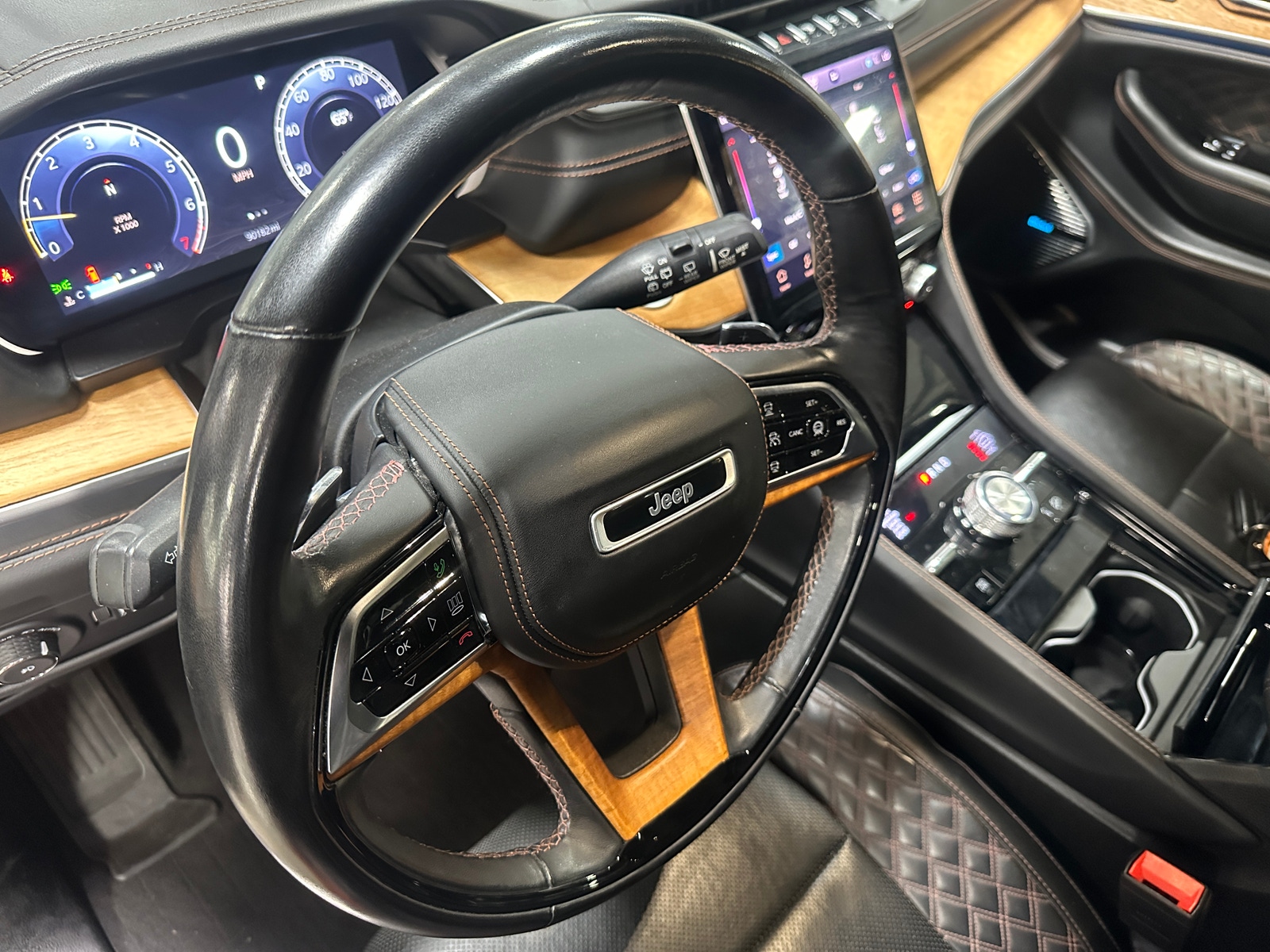 Thumbnail: 2021 Jeep Grand Cherokee L - 4