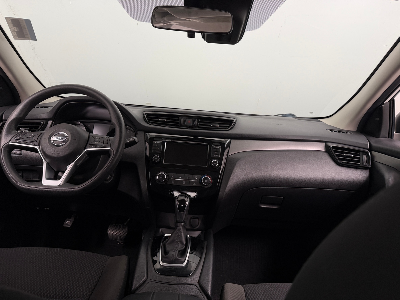Thumbnail: 2021 Nissan Rogue Sport - 3