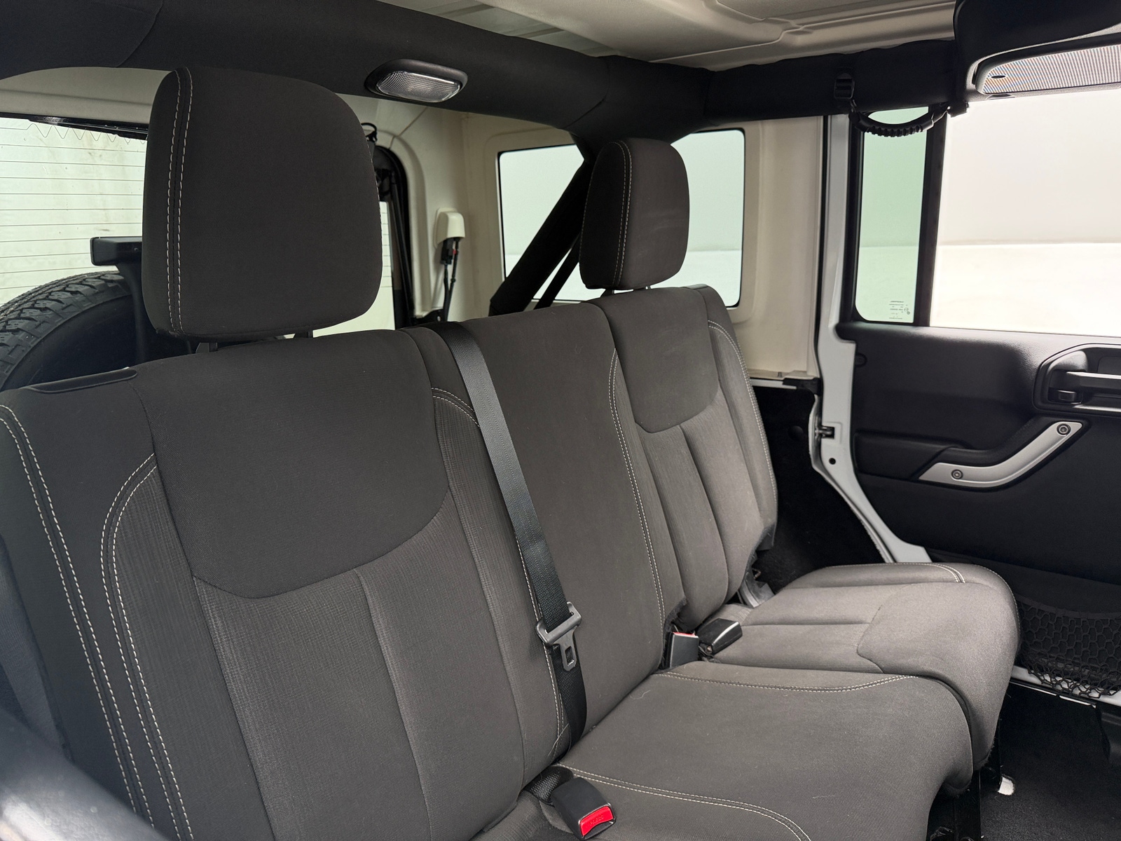 Thumbnail: 2016 Jeep Wrangler - 6