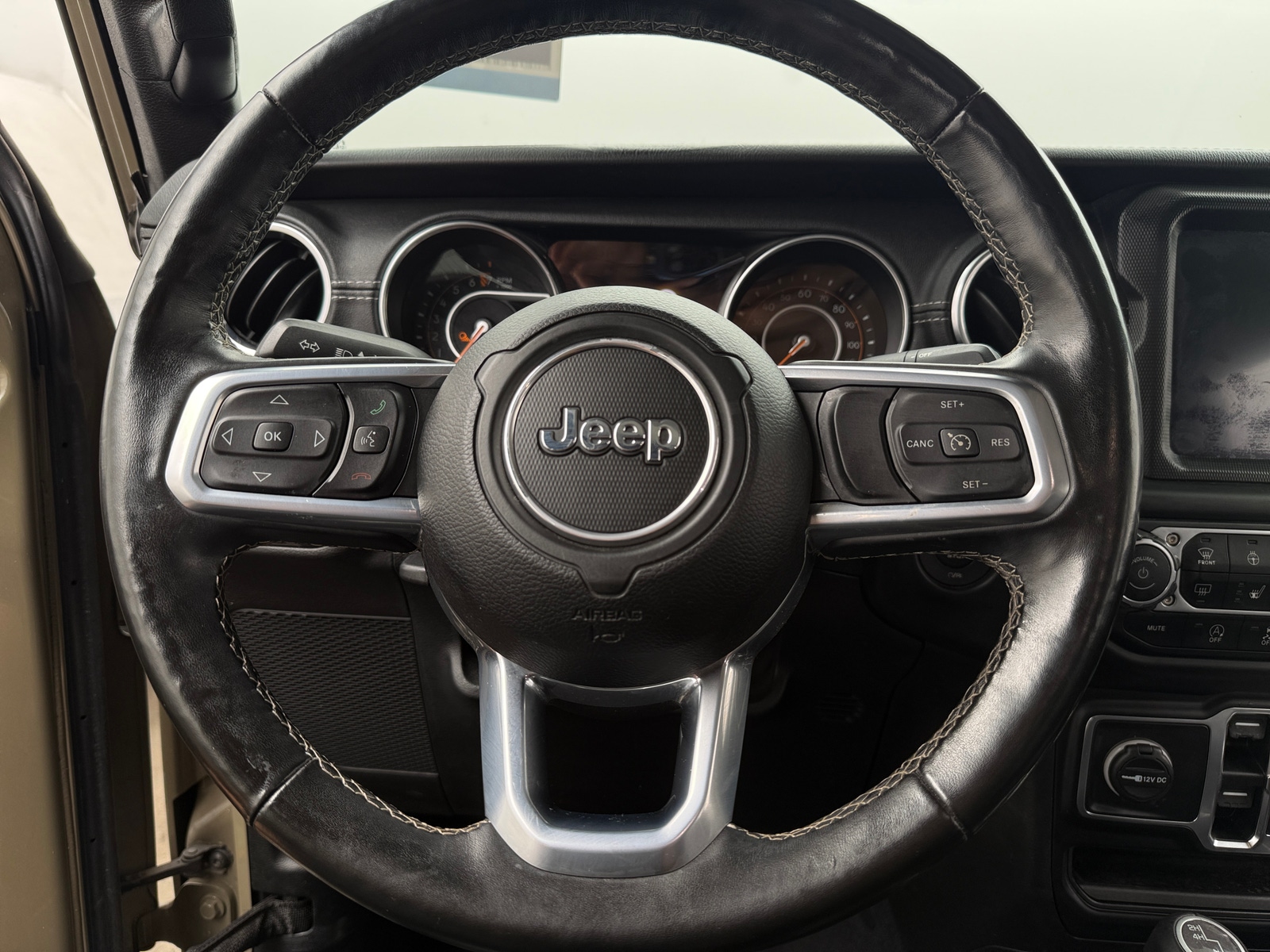 Thumbnail: 2020 Jeep Gladiator - 4