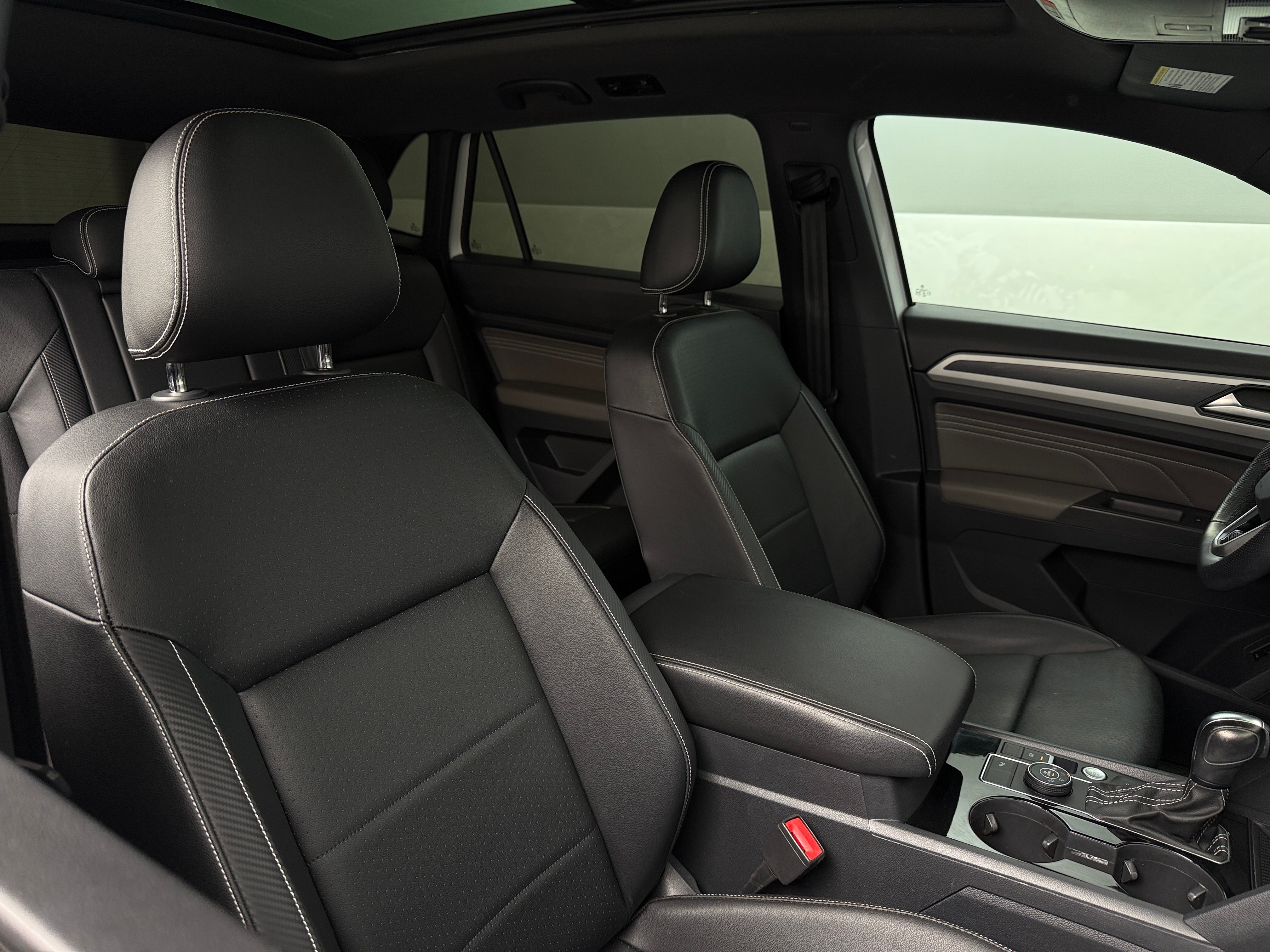 2023 Volkswagen Atlas Cross Sport SEL R-Line Black