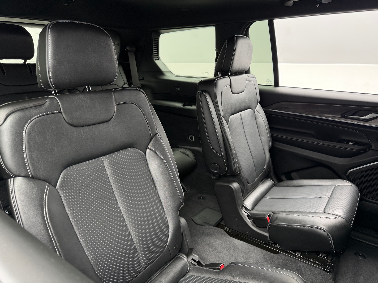 Thumbnail: 2023 Jeep Grand Cherokee L - 5