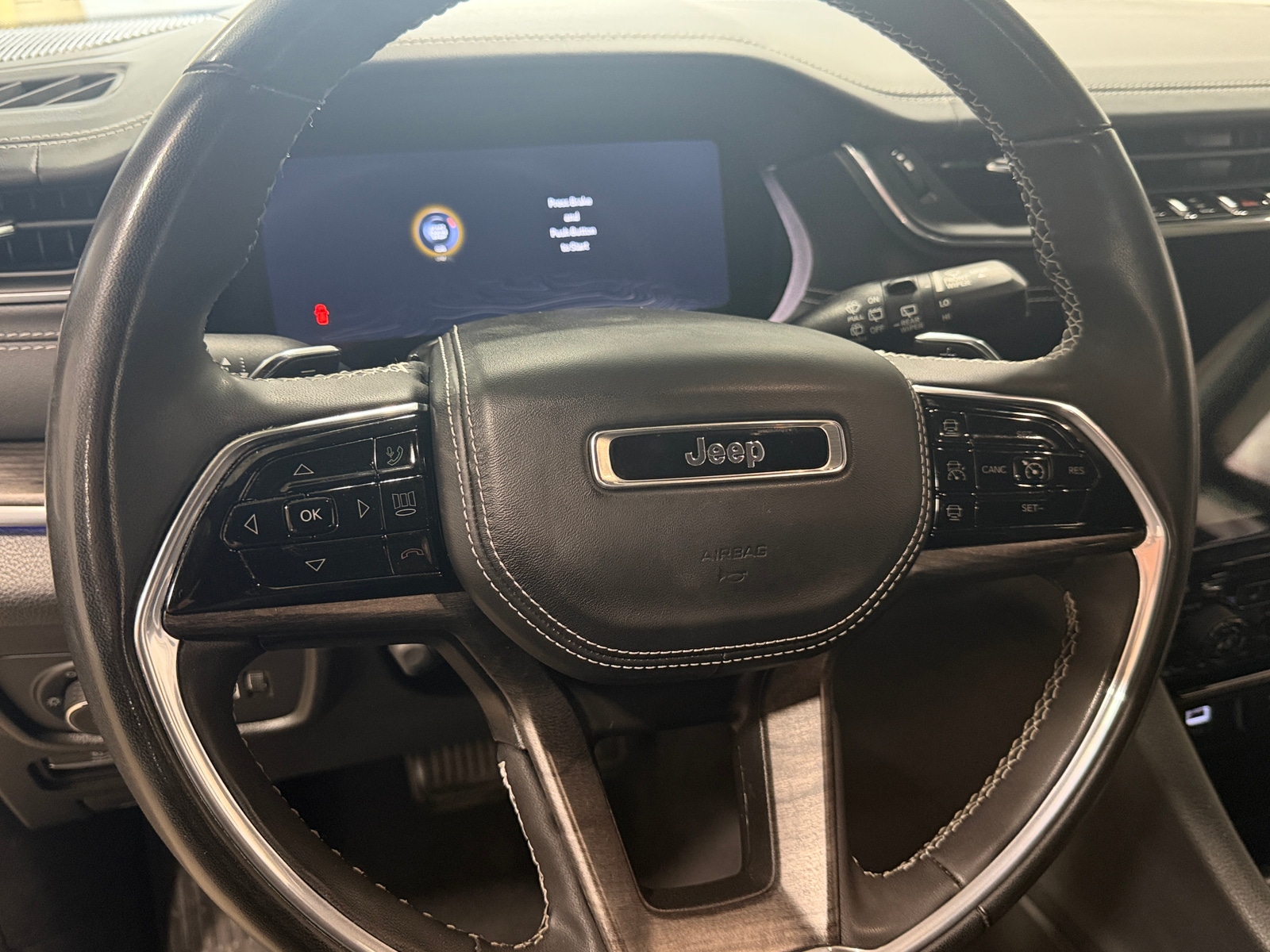 Thumbnail: 2023 Jeep Grand Cherokee L - 4