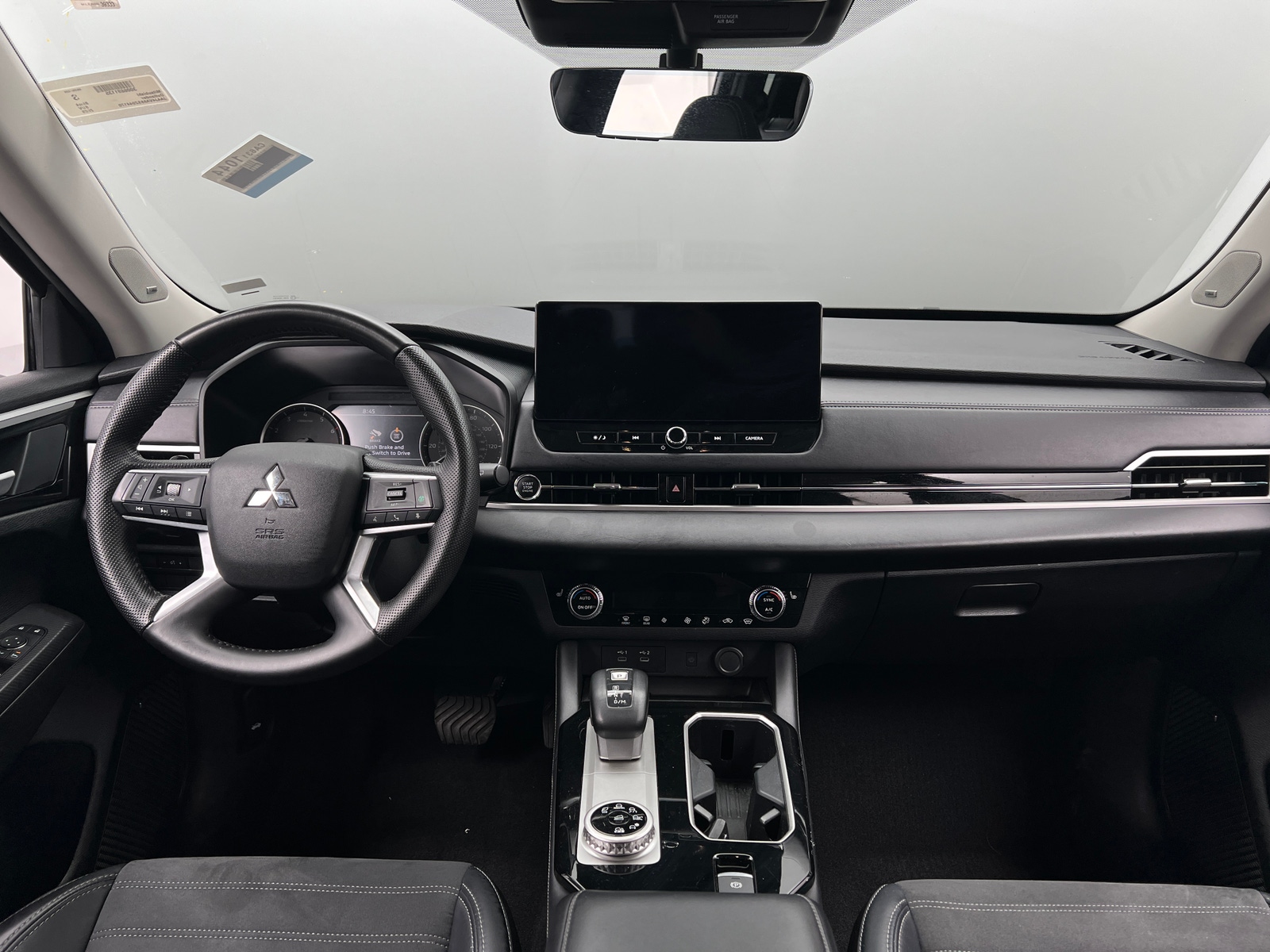 Thumbnail: 2025 Mitsubishi Outlander - 3
