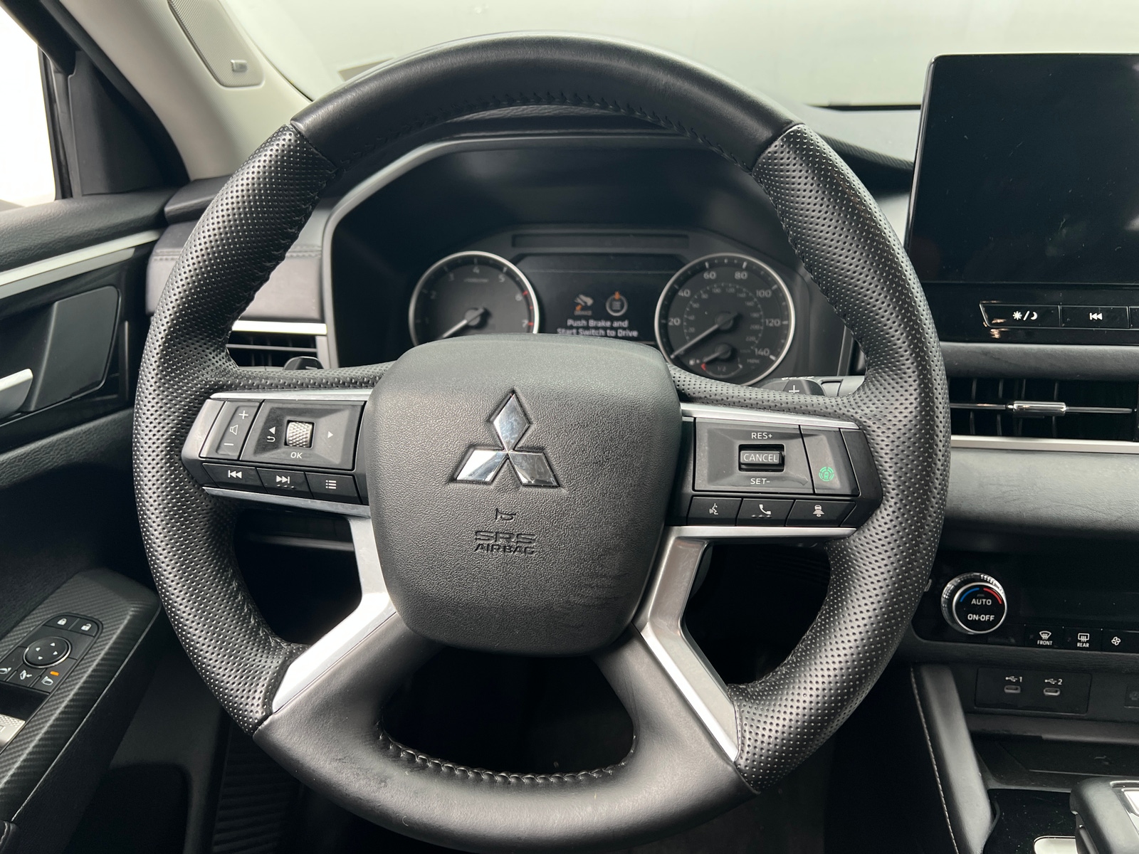 Thumbnail: 2025 Mitsubishi Outlander - 5