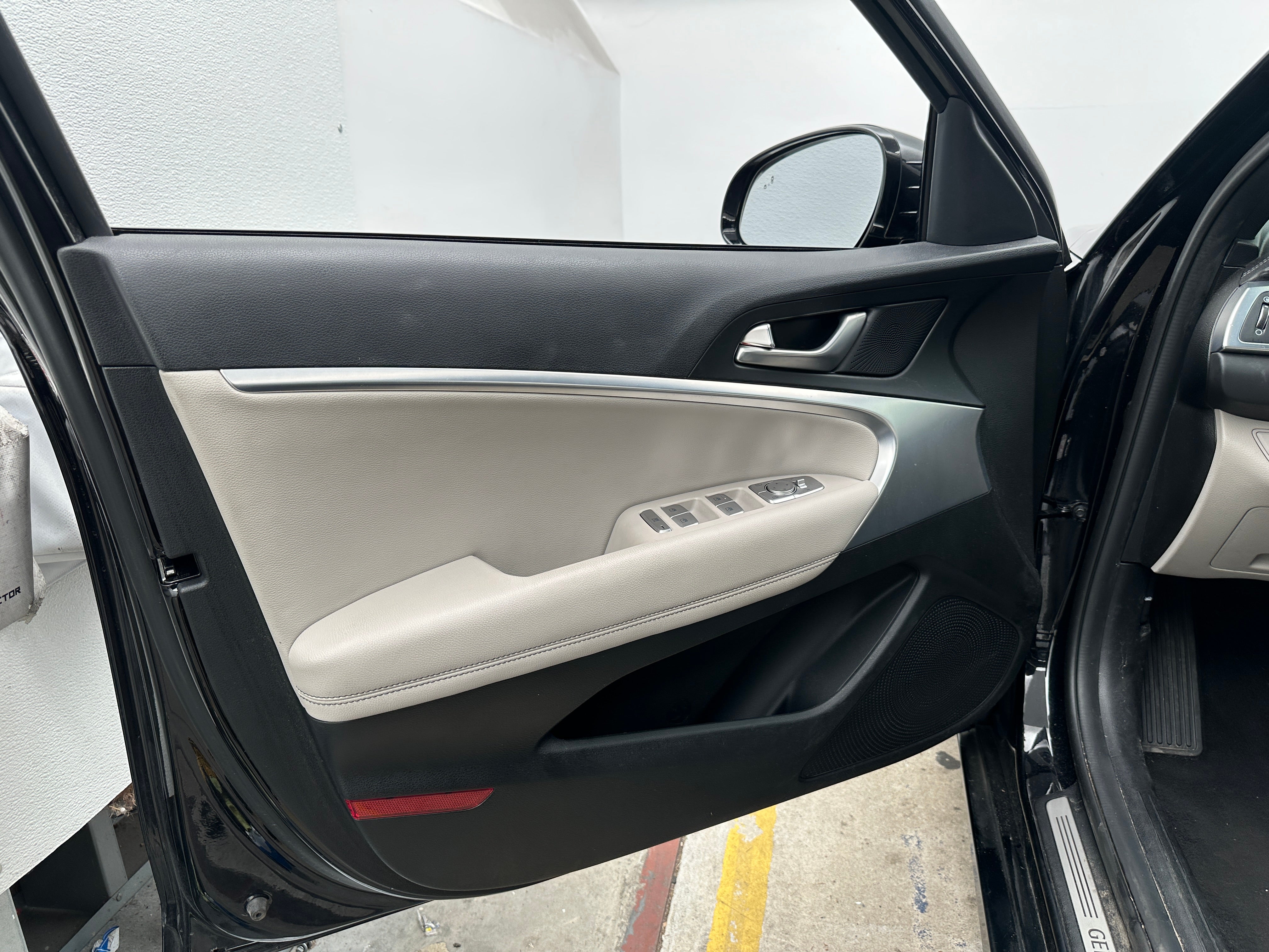 2023 GENESIS G70 Standard