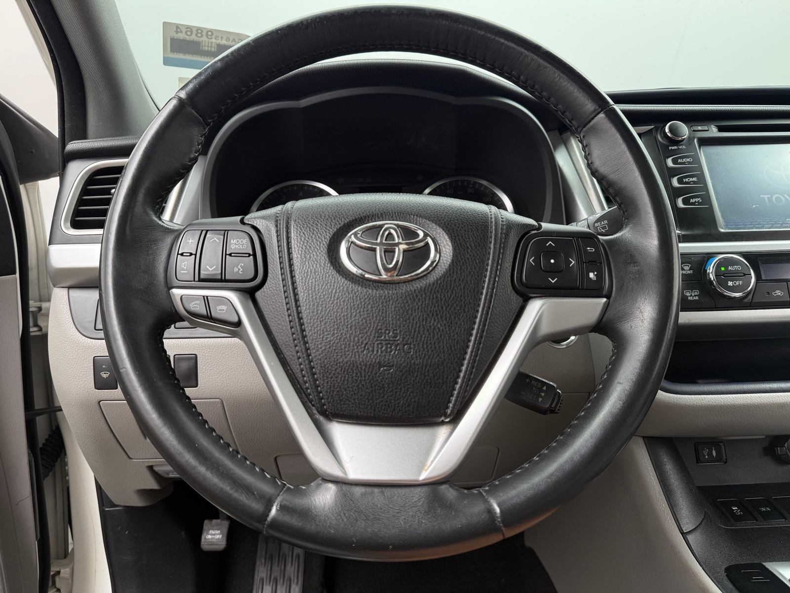 Thumbnail: 2014 Toyota Highlander - 5