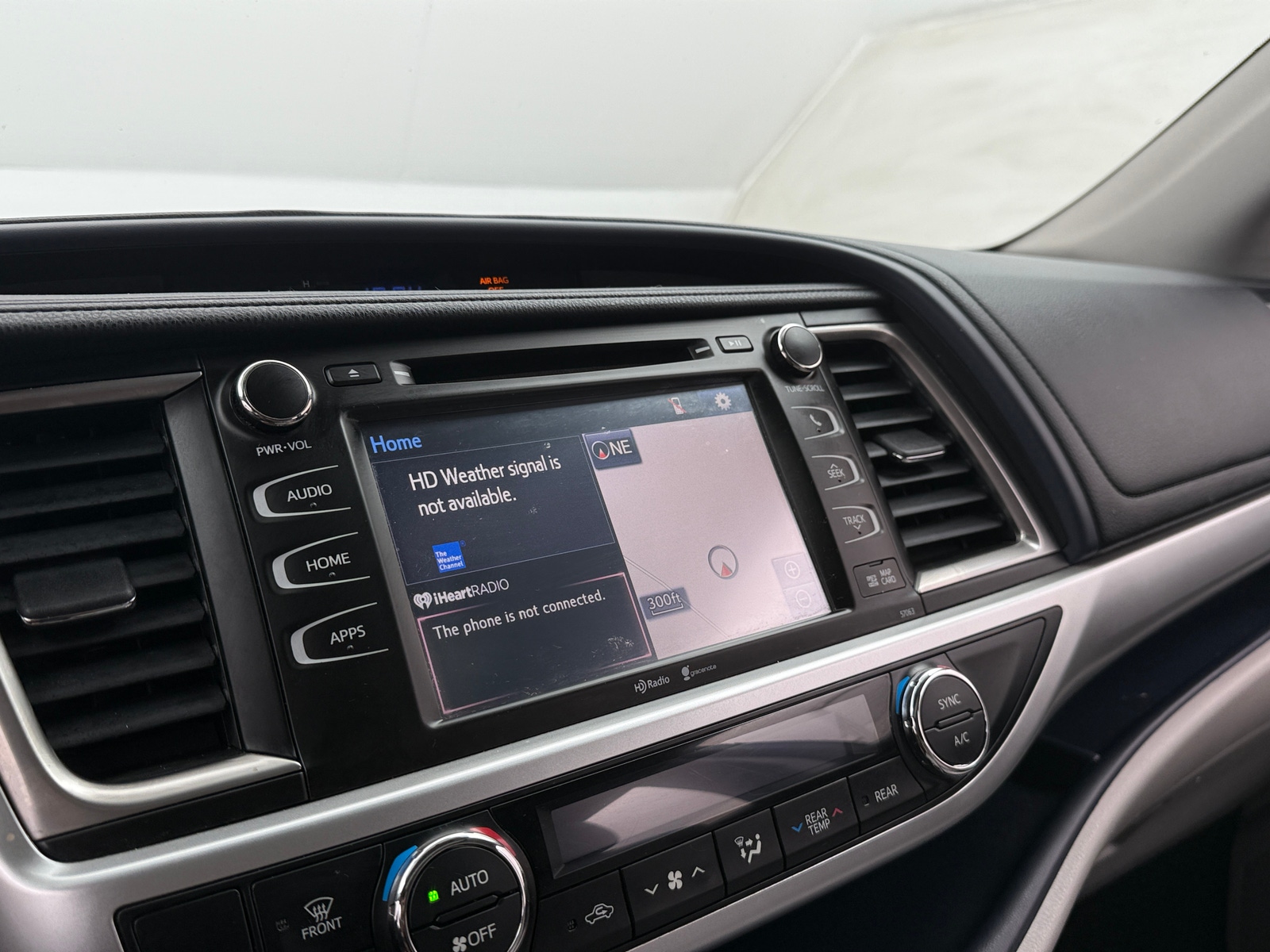 Thumbnail: 2014 Toyota Highlander - 4