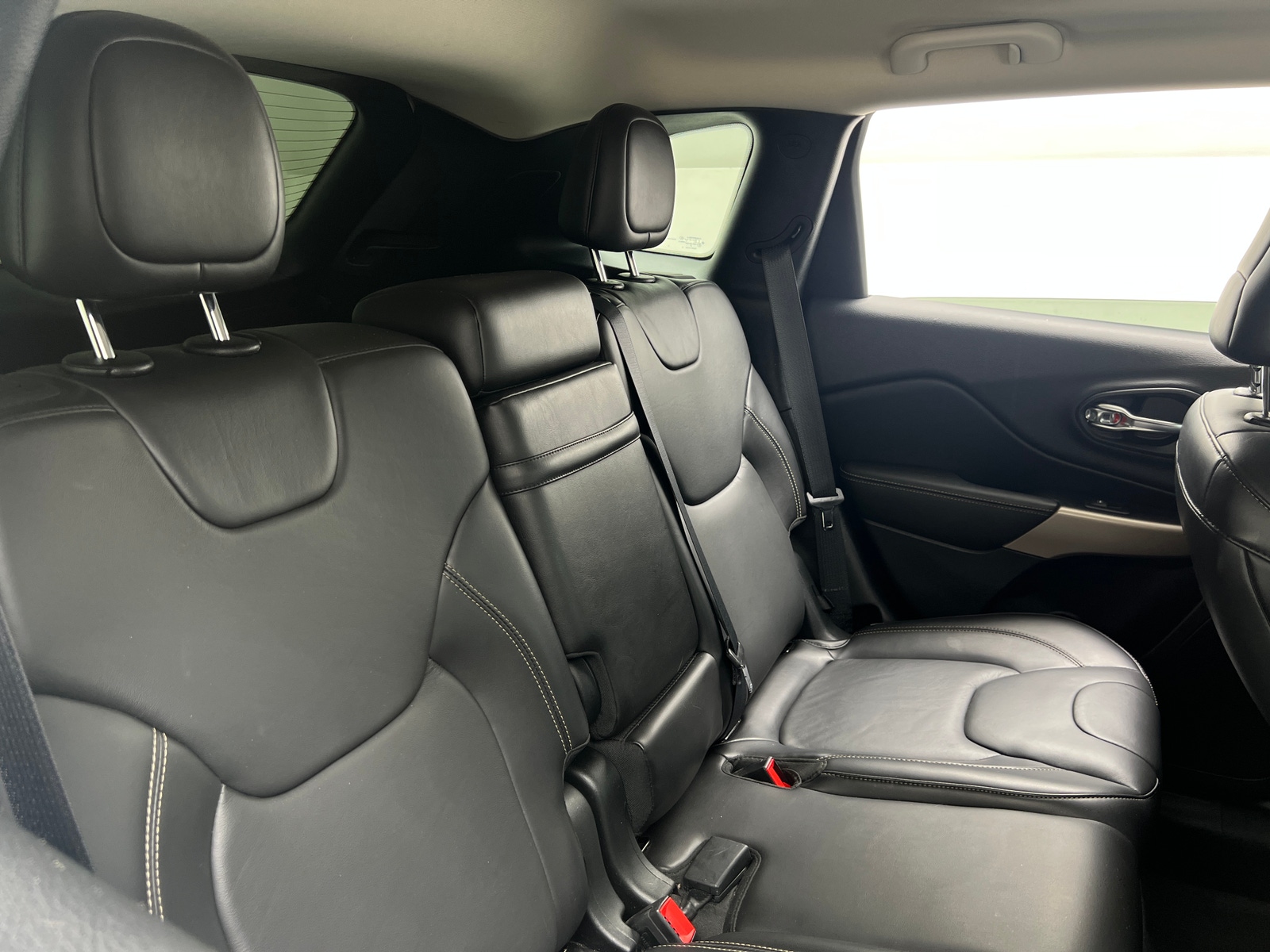 Thumbnail: 2018 Jeep Cherokee - 5