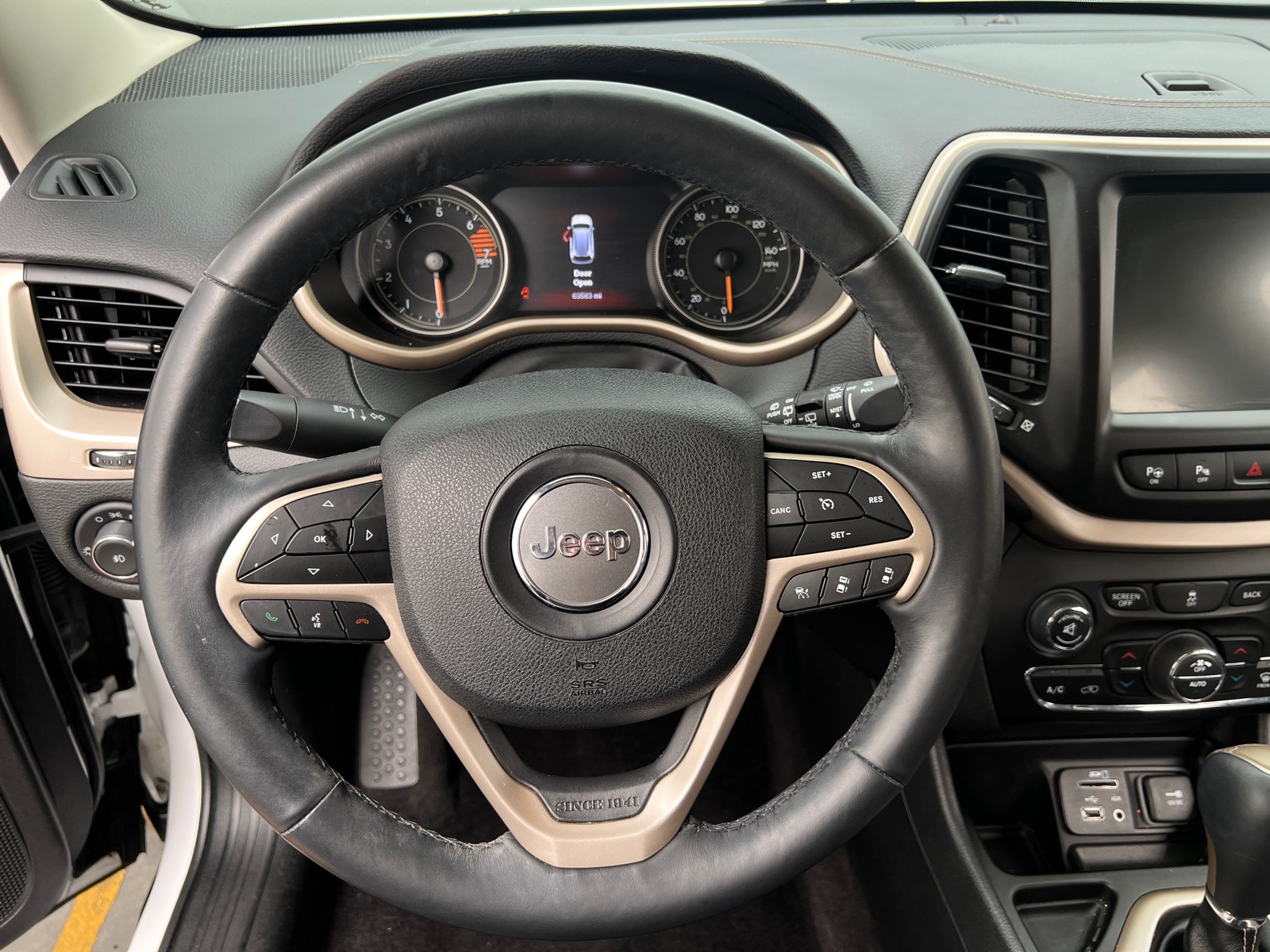 Thumbnail: 2018 Jeep Cherokee - 4