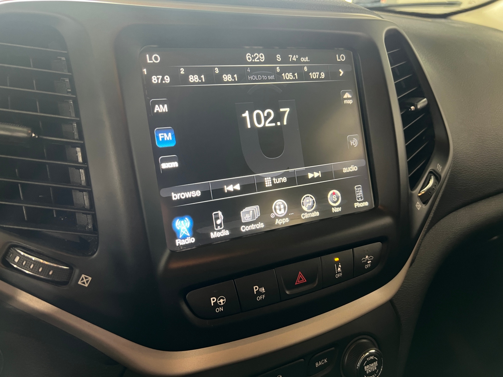 Thumbnail: 2018 Jeep Cherokee - 3