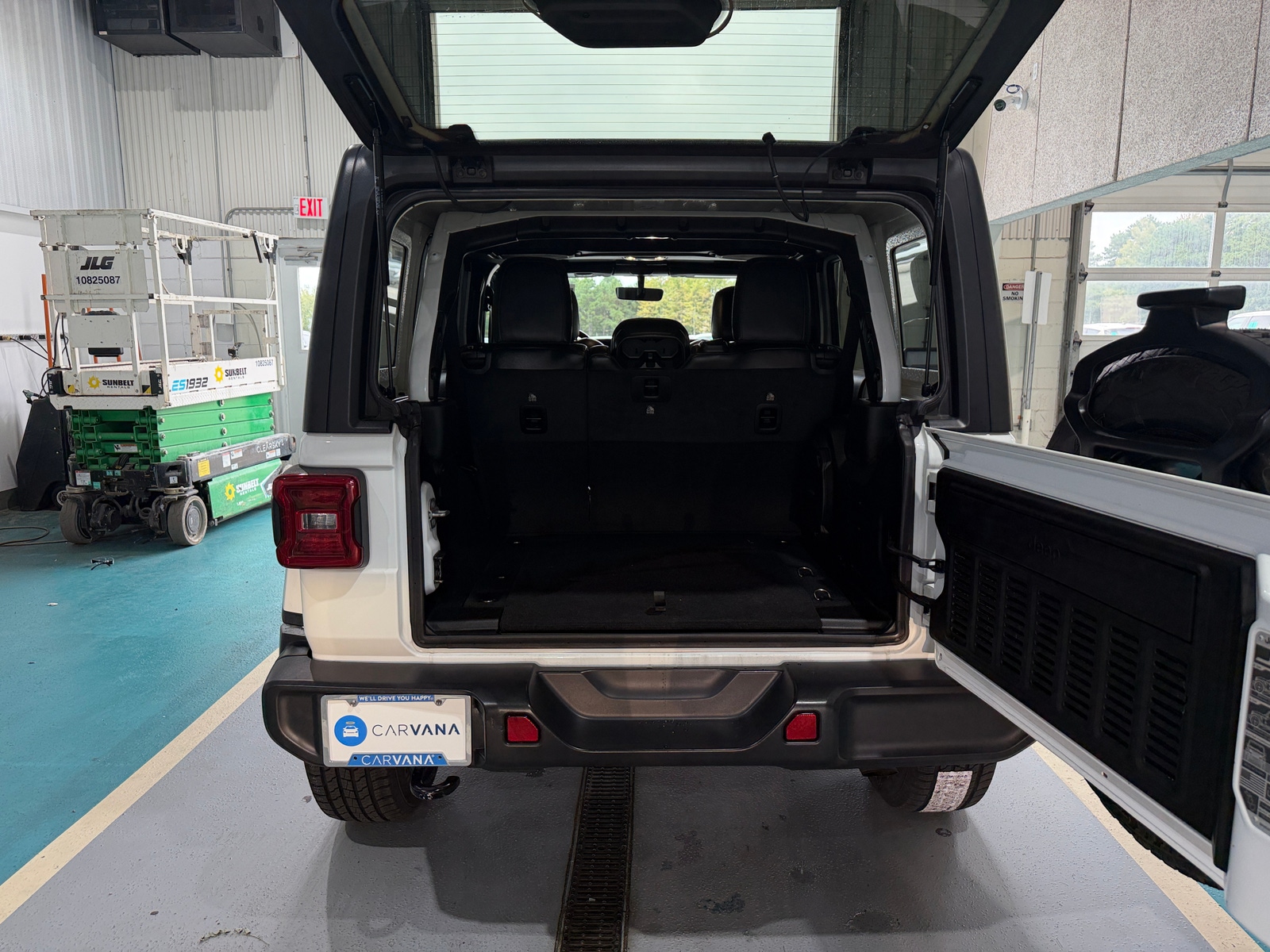 Thumbnail: 2020 Jeep Wrangler - 6