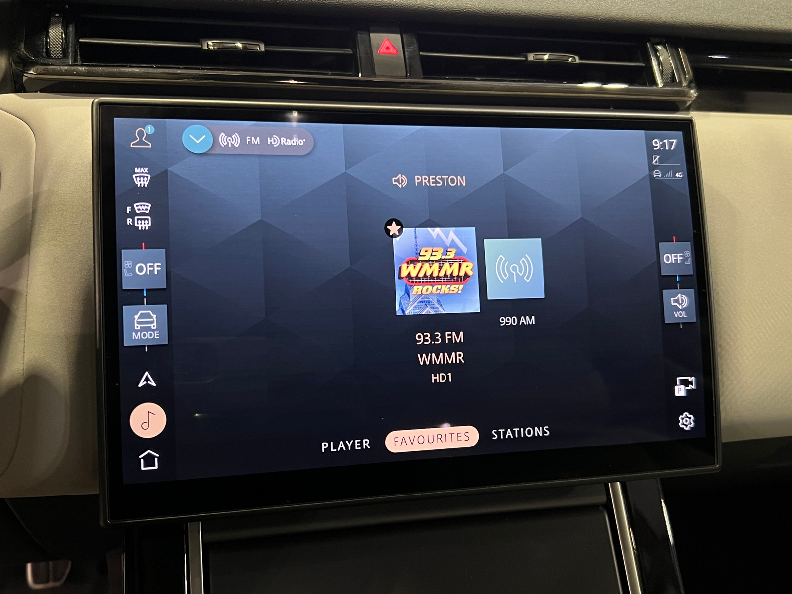Thumbnail: 2025 Land Rover Range Rover Velar - 4