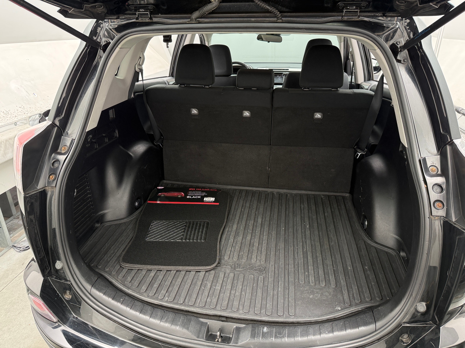 Thumbnail: 2017 Toyota RAV4 - 7