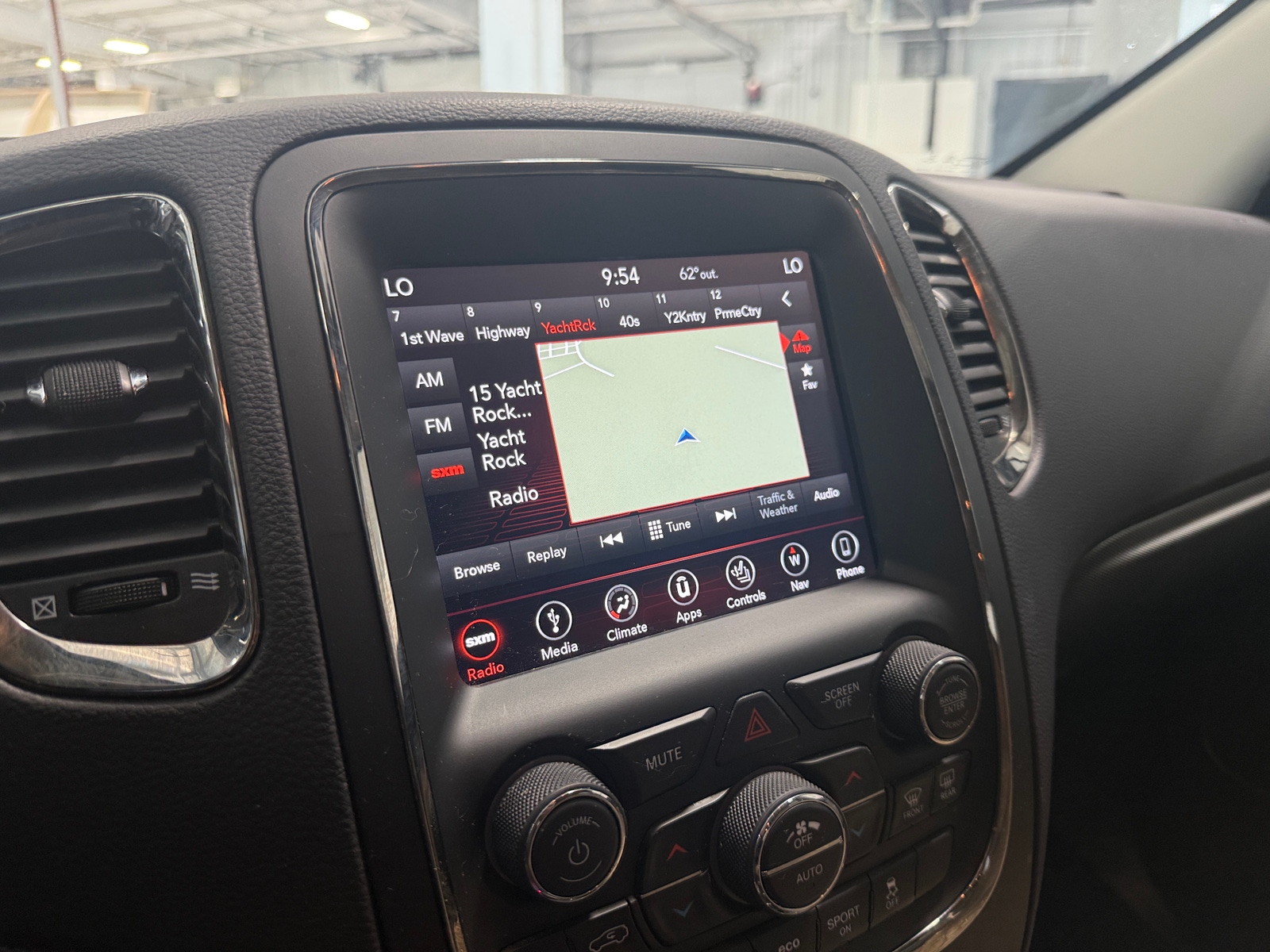 Thumbnail: 2019 Dodge Durango - 3