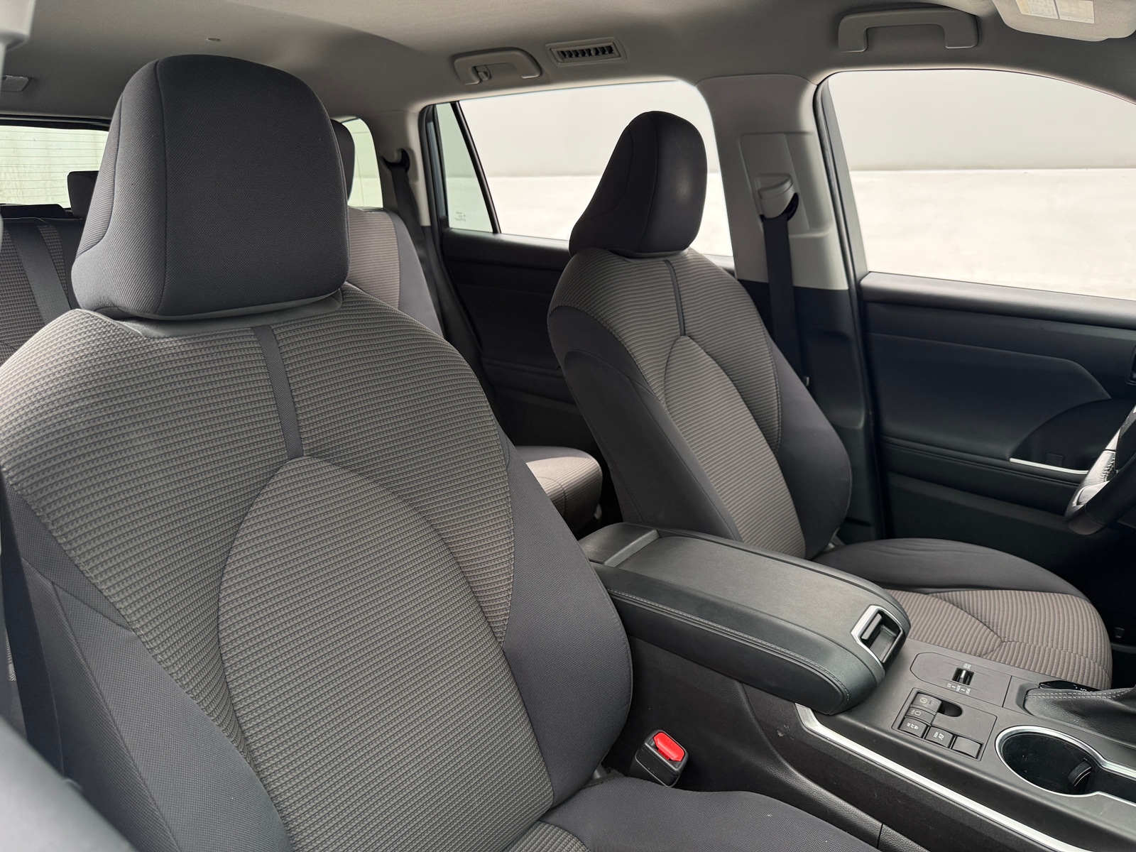 Thumbnail: 2023 Toyota Highlander - 2