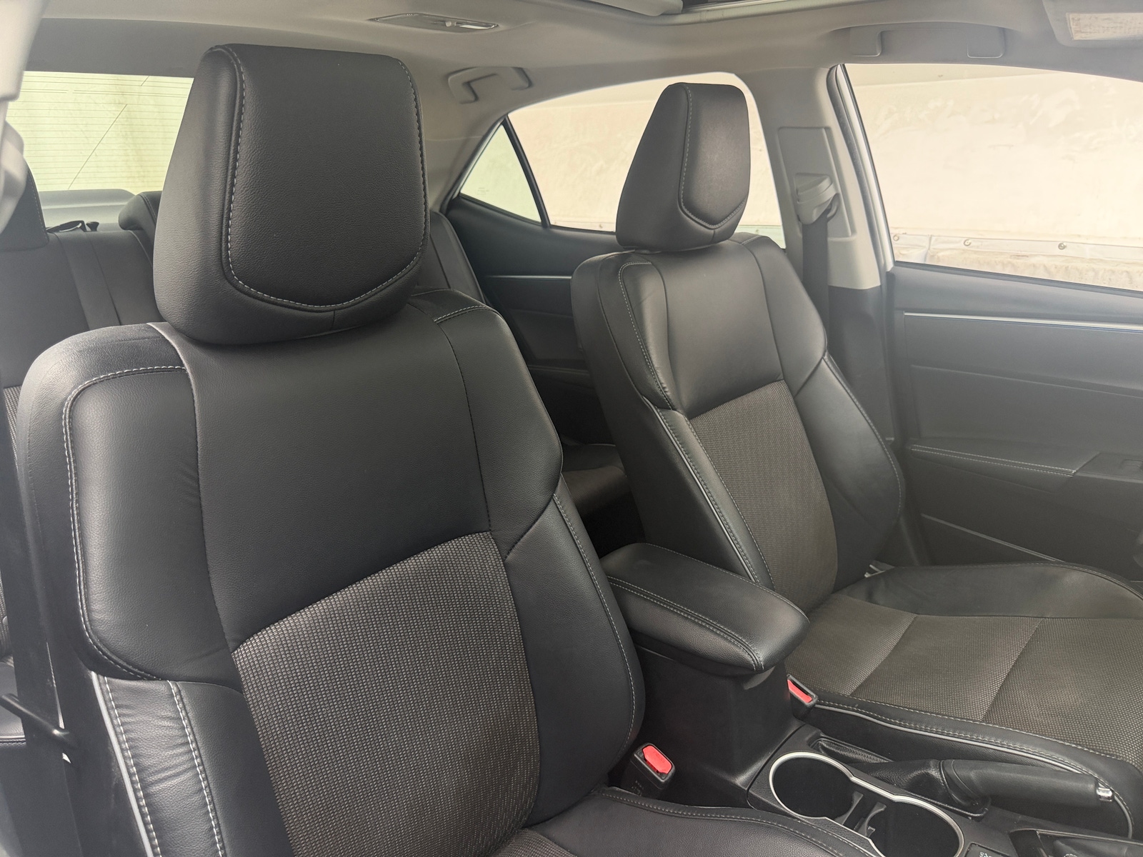 Thumbnail: 2016 Toyota Corolla - 2