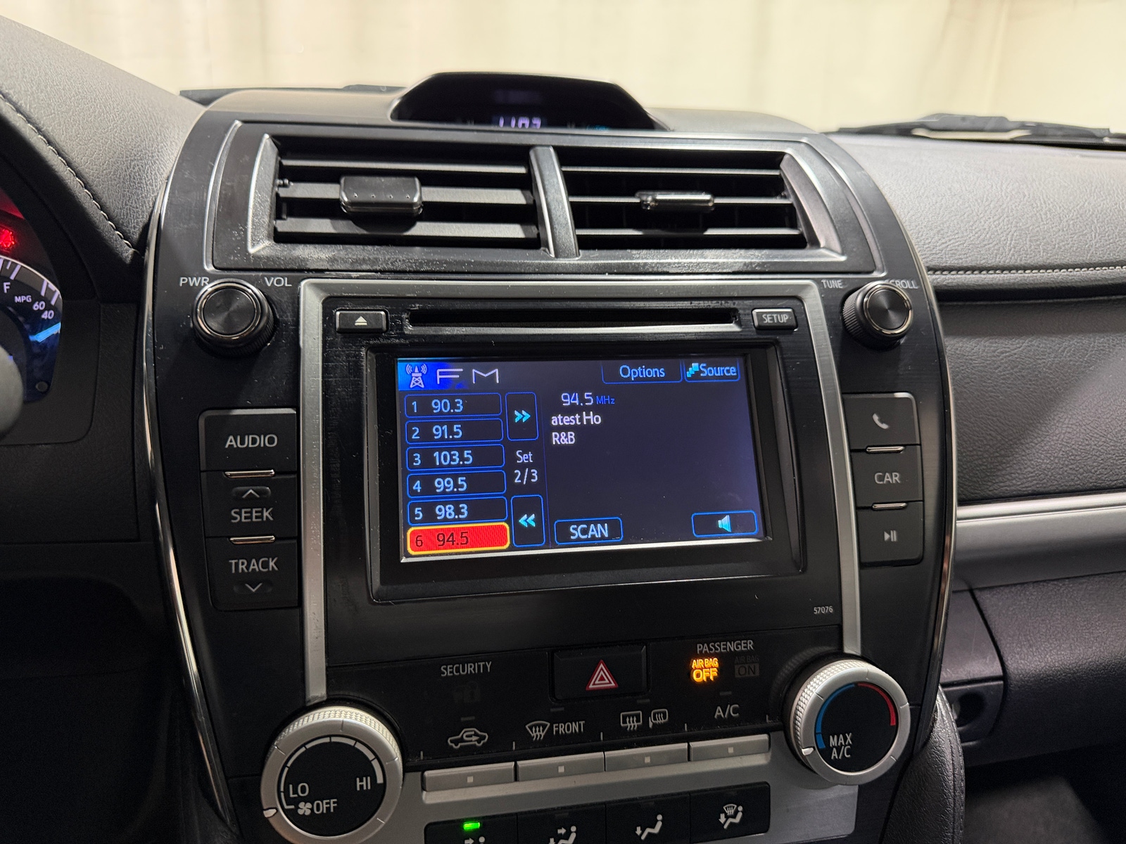 Thumbnail: 2013 Toyota Camry - 4