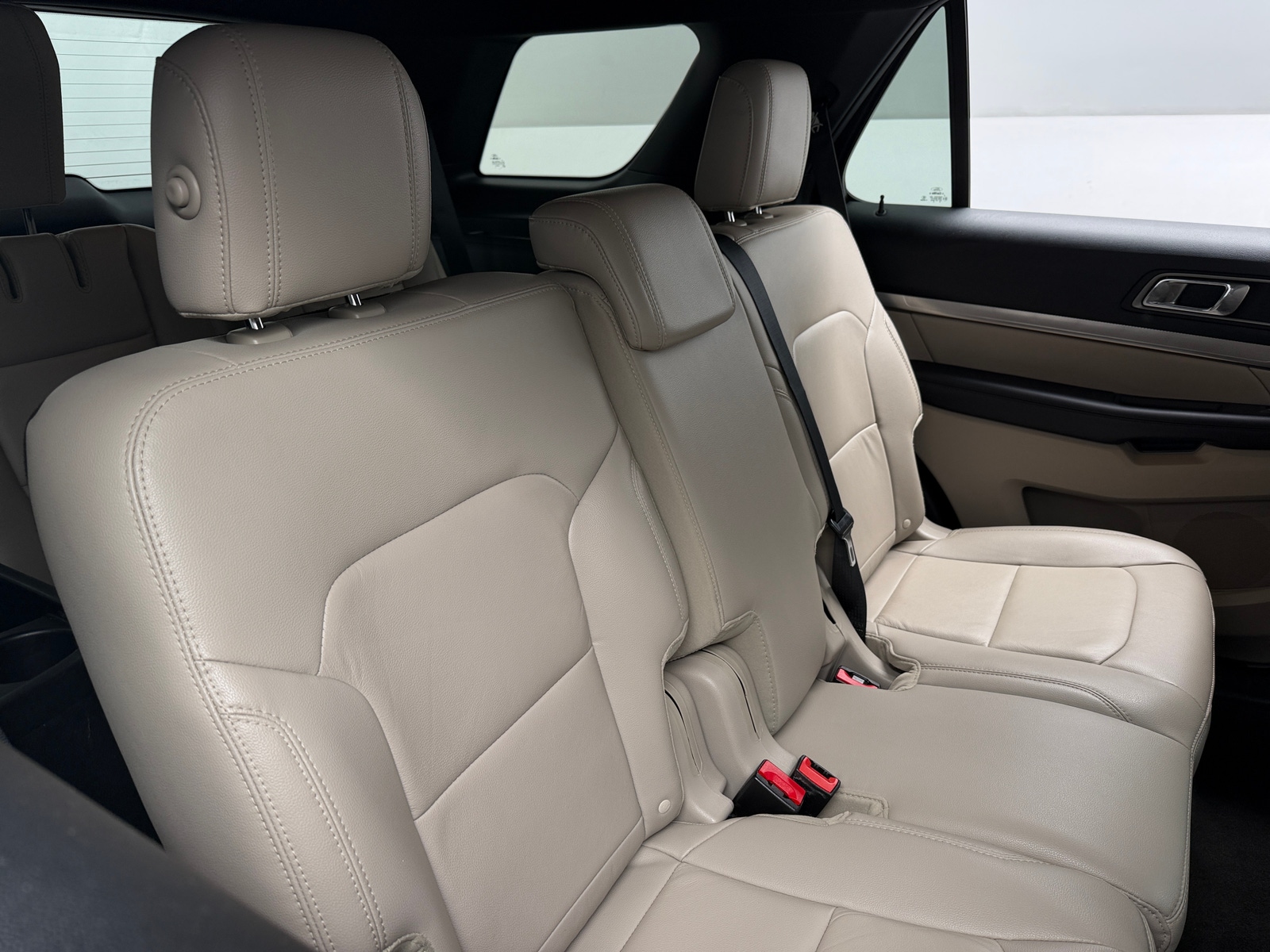 Thumbnail: 2018 Ford Explorer - 5