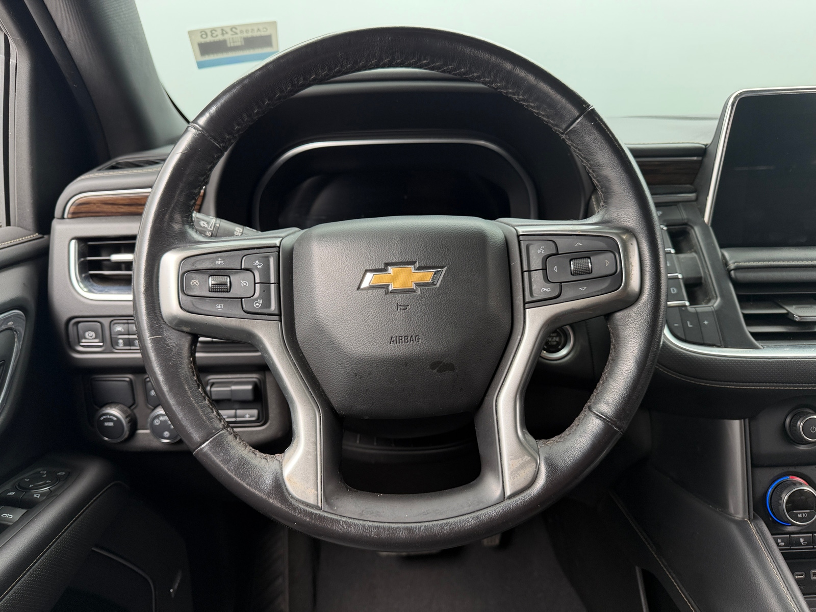 Thumbnail: 2022 Chevrolet Suburban - 4
