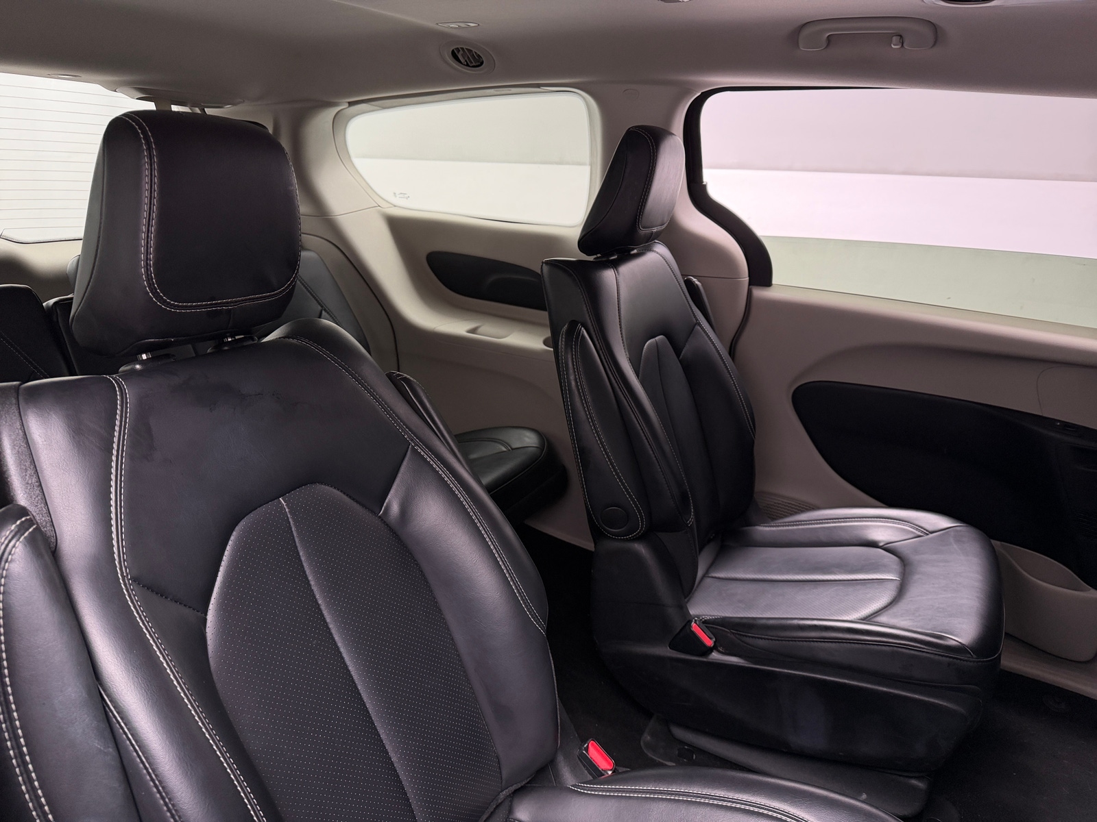 Thumbnail: 2023 Chrysler Pacifica - 5