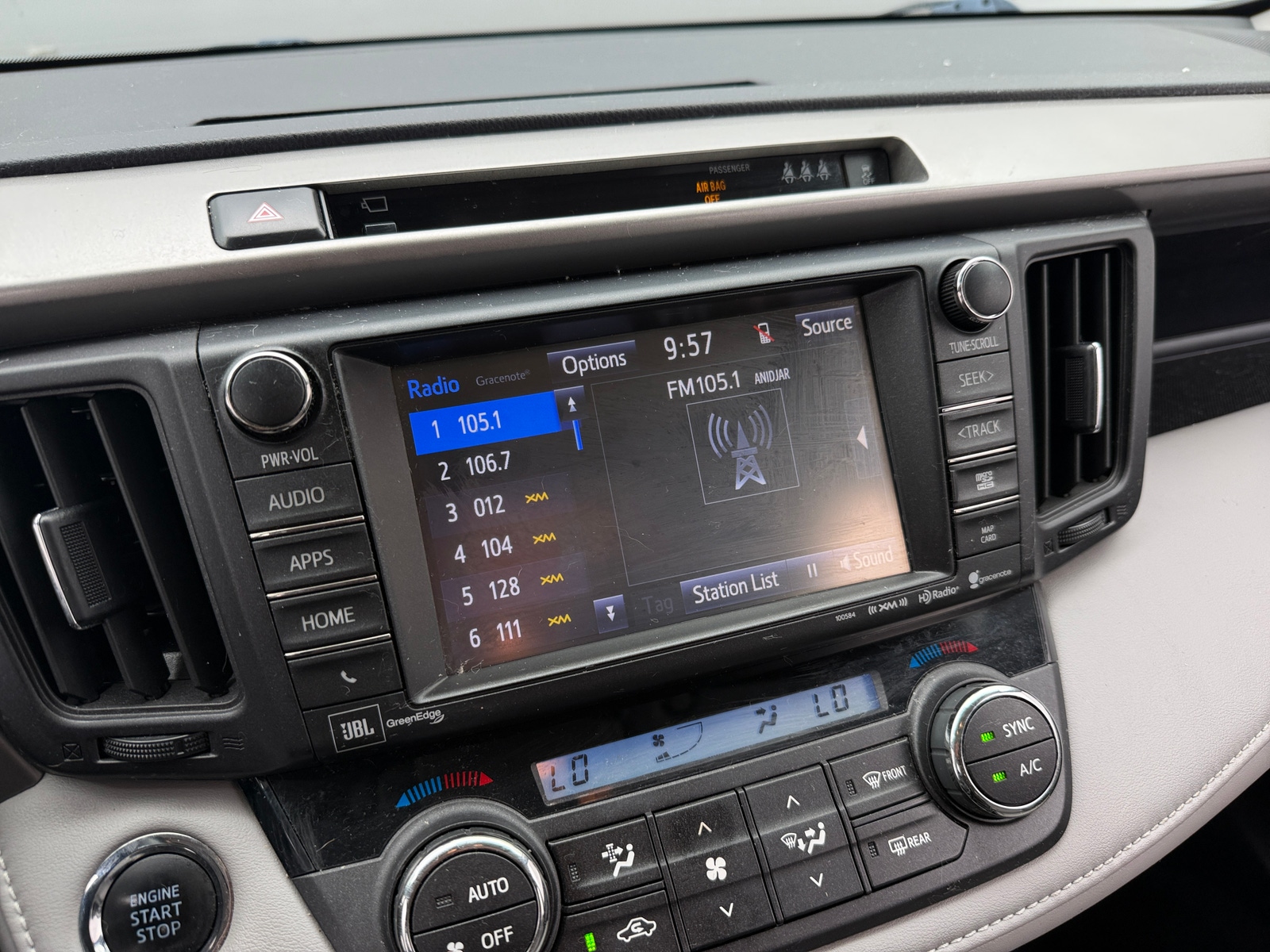 Thumbnail: 2018 Toyota RAV4 - 4