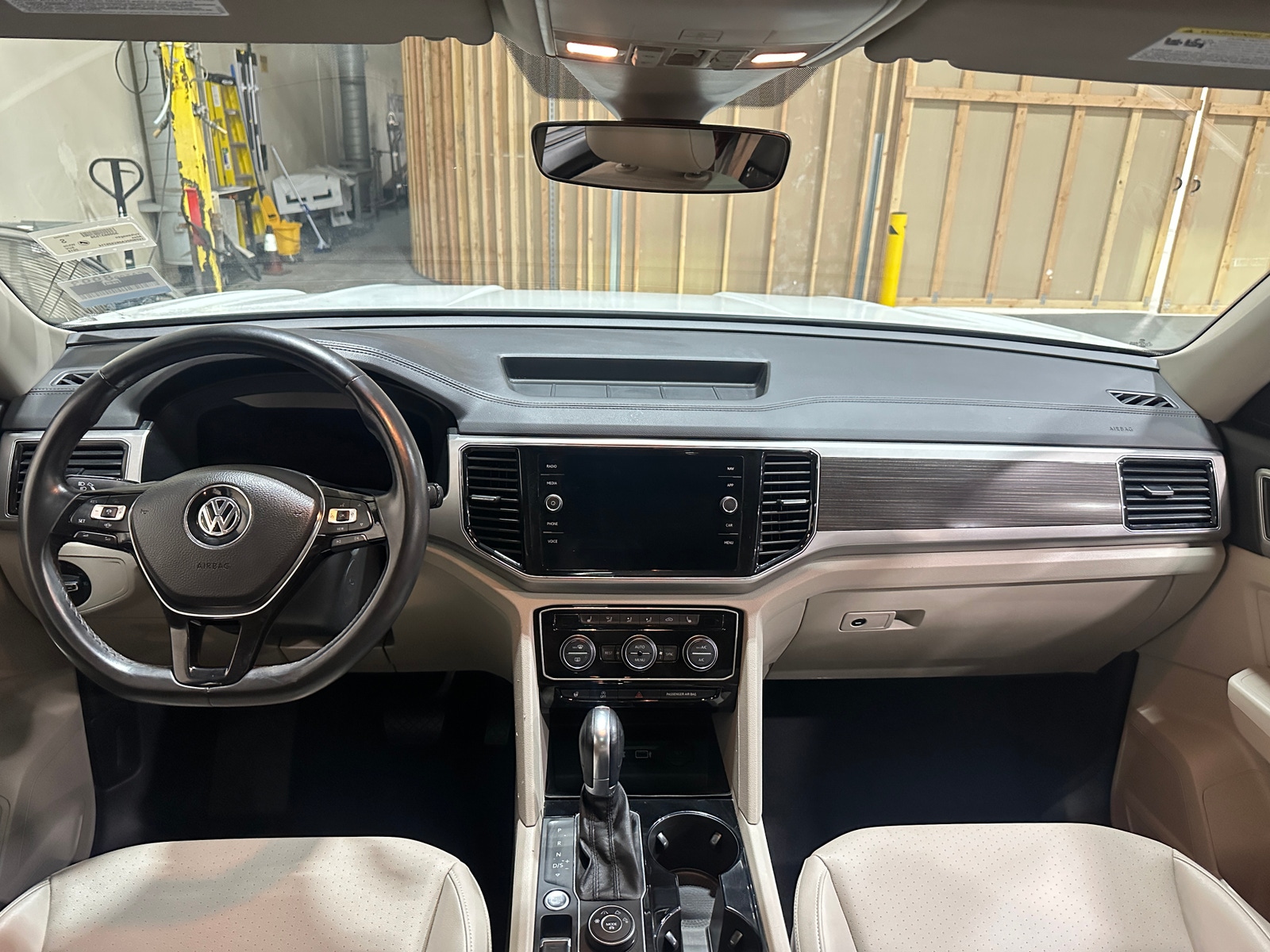 Thumbnail: 2019 Volkswagen Atlas - 2