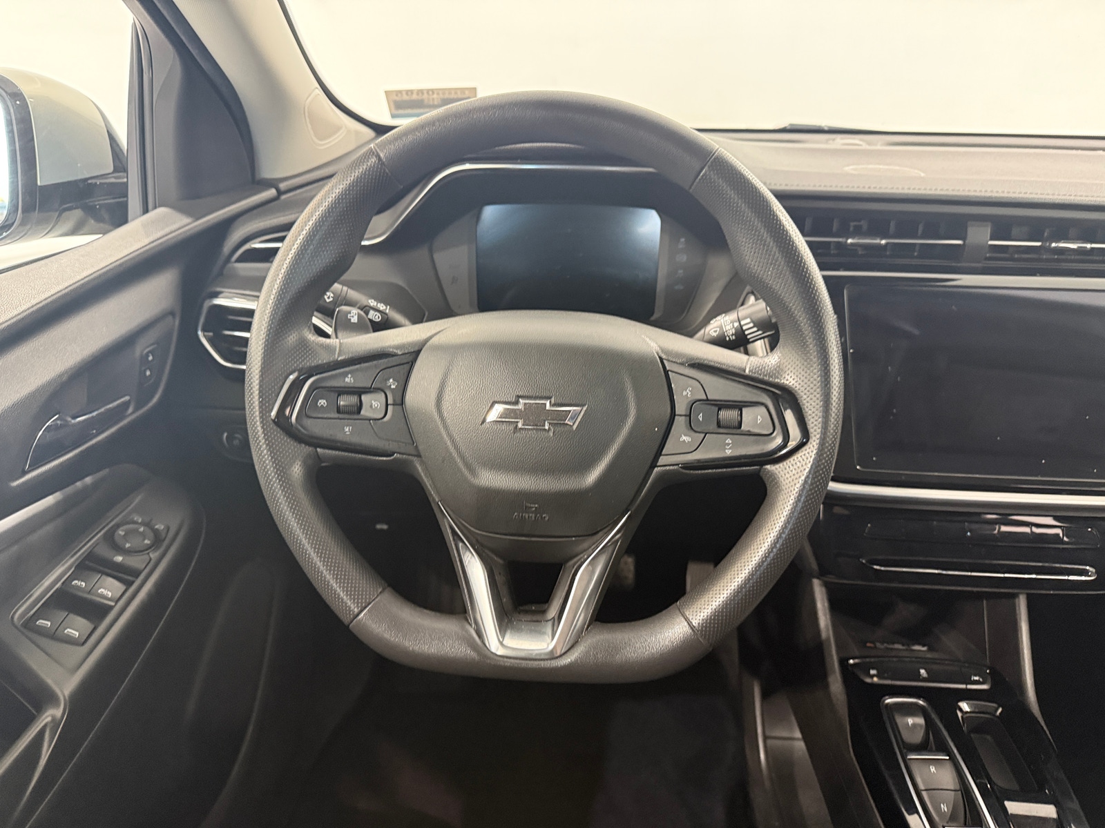 Thumbnail: 2023 Chevrolet Bolt EUV - 5