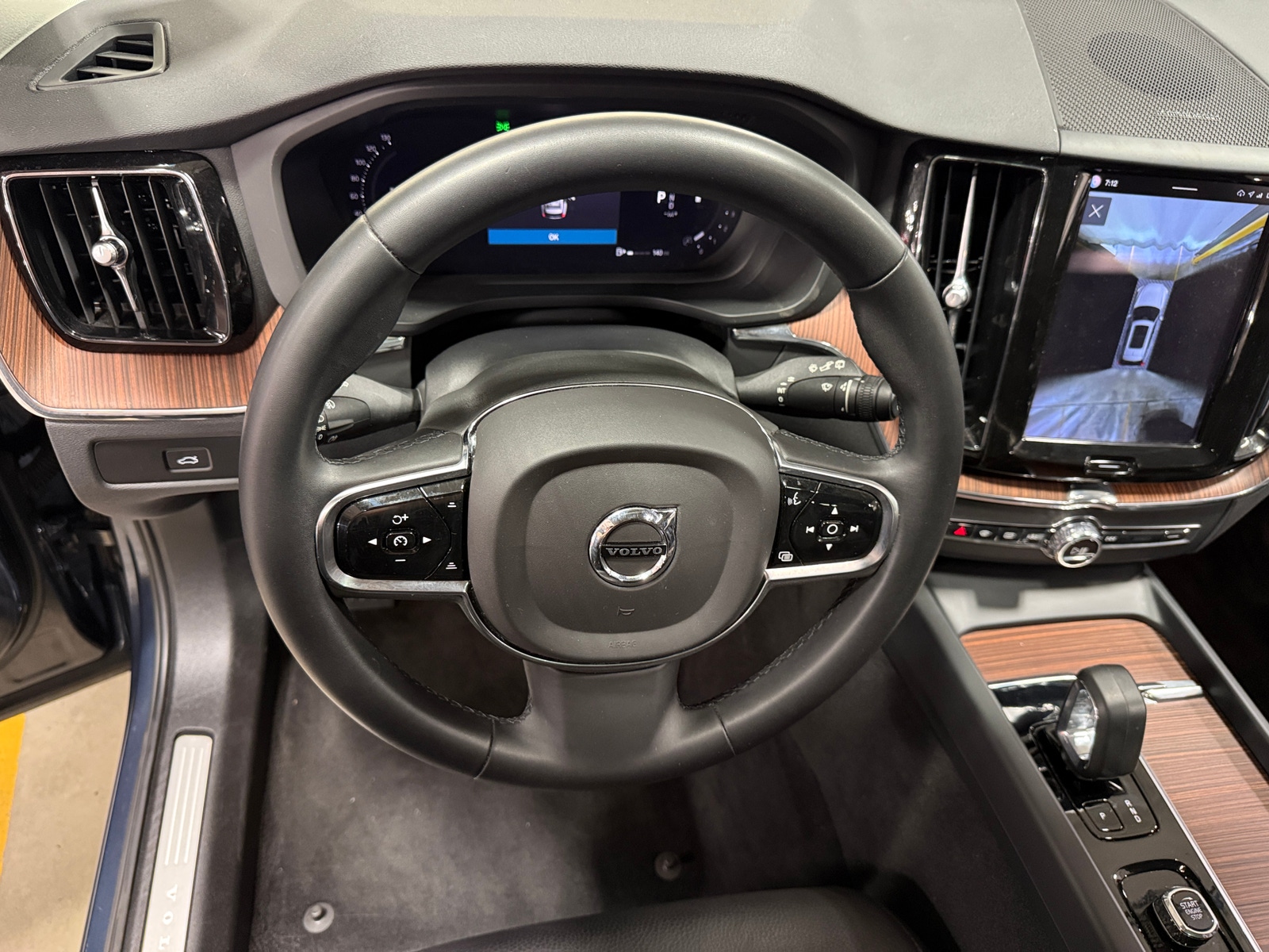 Thumbnail: 2023 Volvo XC60 - 4