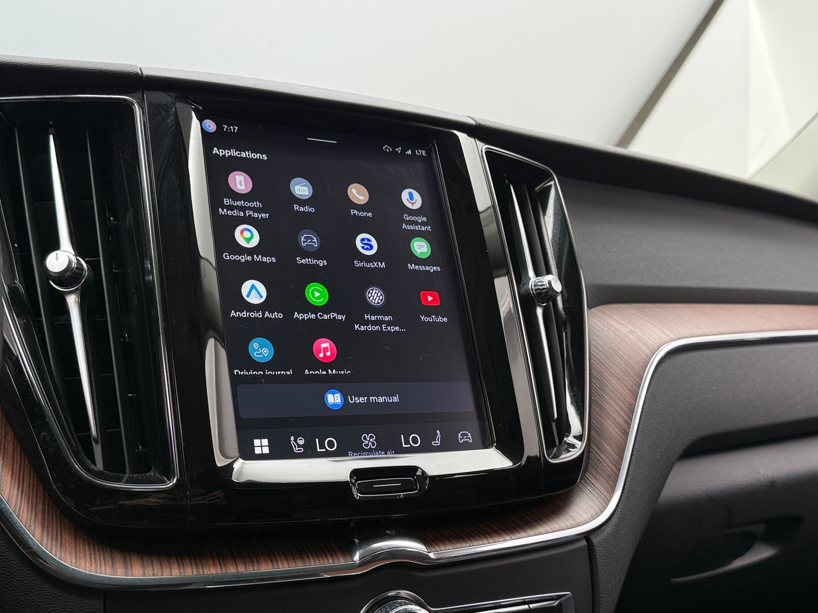 Thumbnail: 2023 Volvo XC60 - 3