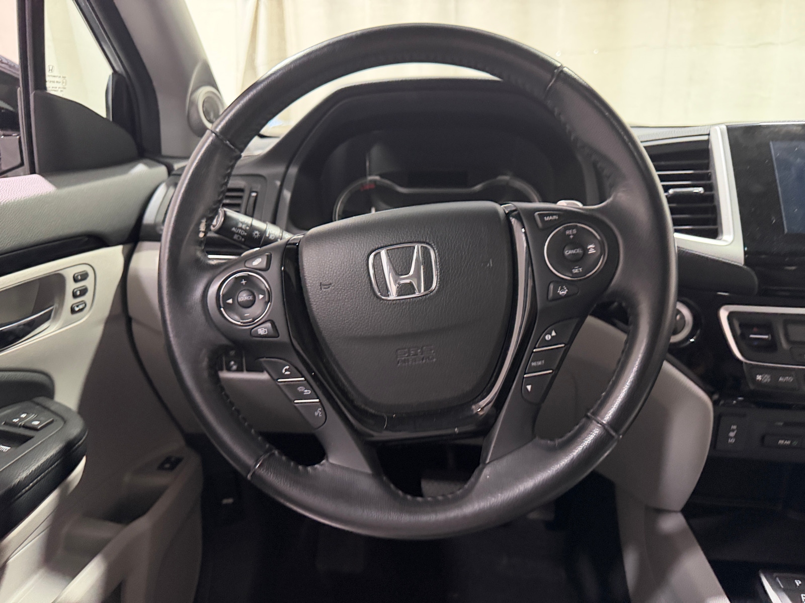 Thumbnail: 2016 Honda Pilot - 4
