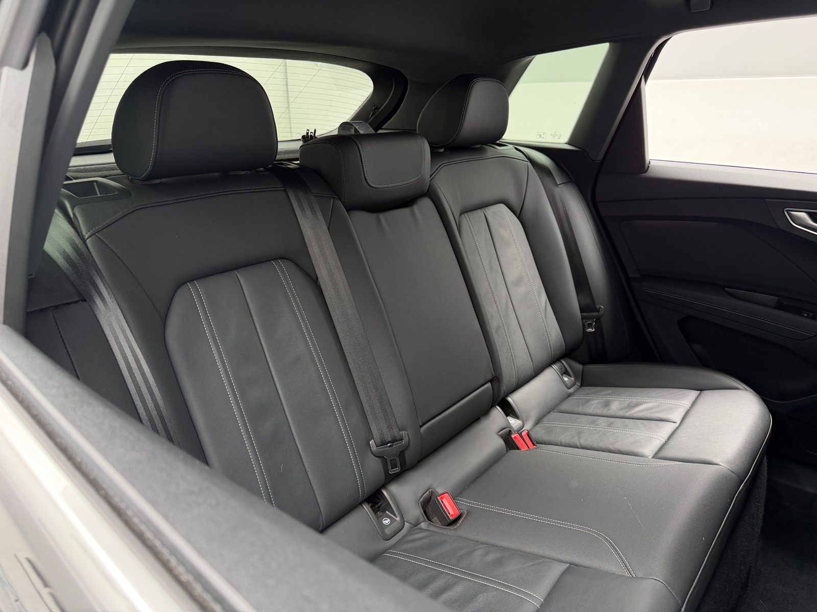 Thumbnail: 2022 Audi Q4 e-tron - 5