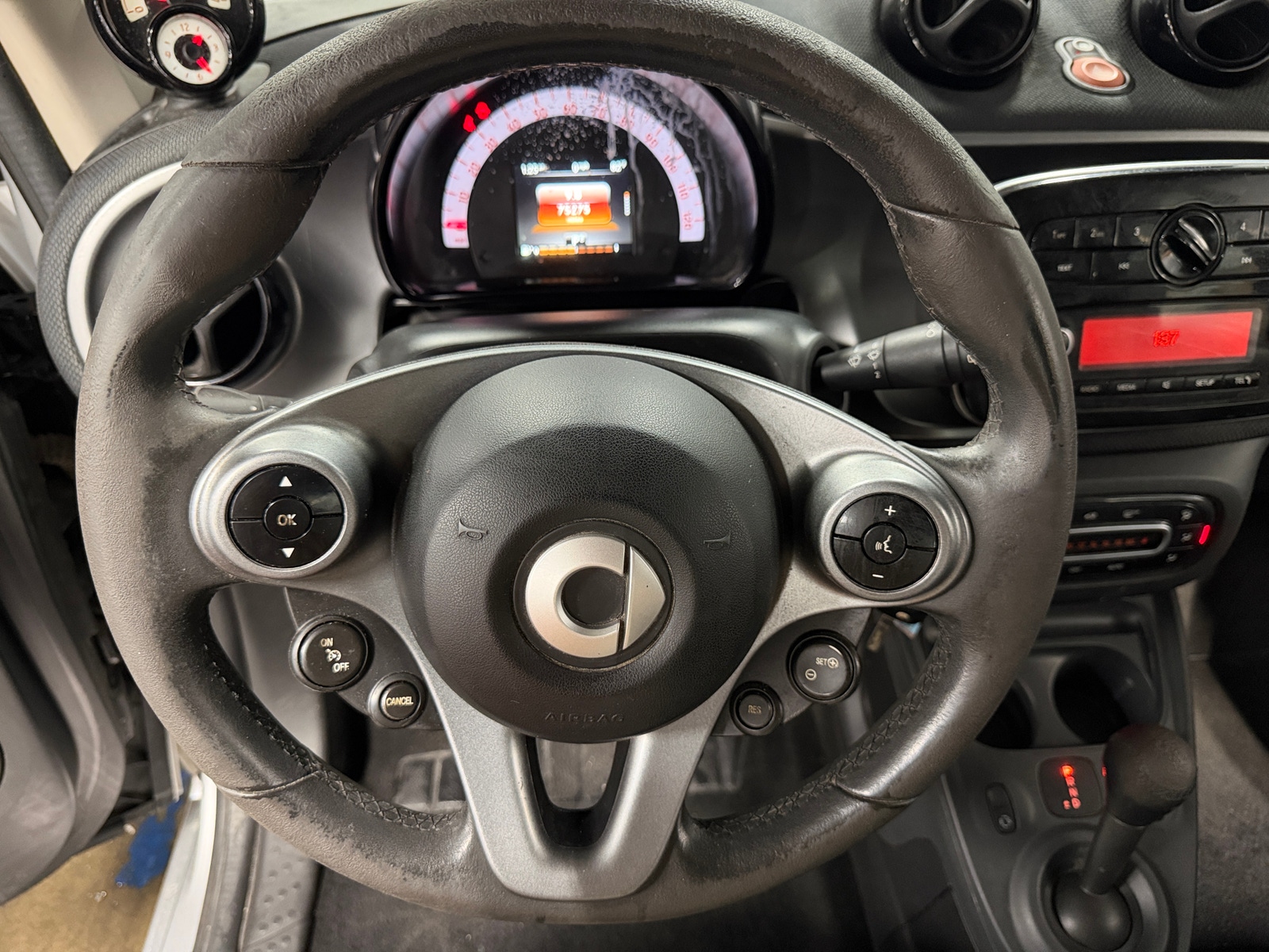 Thumbnail: 2016 smart fortwo - 5