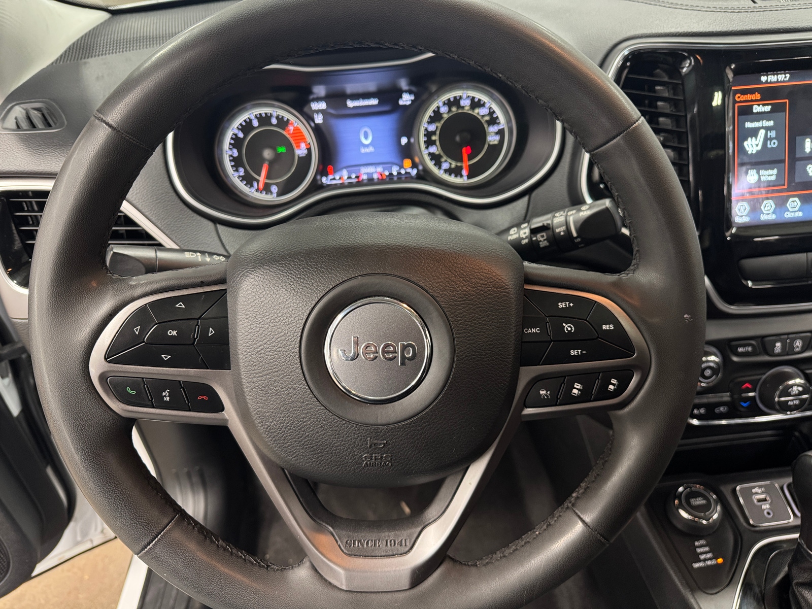 Thumbnail: 2022 Jeep Cherokee - 4