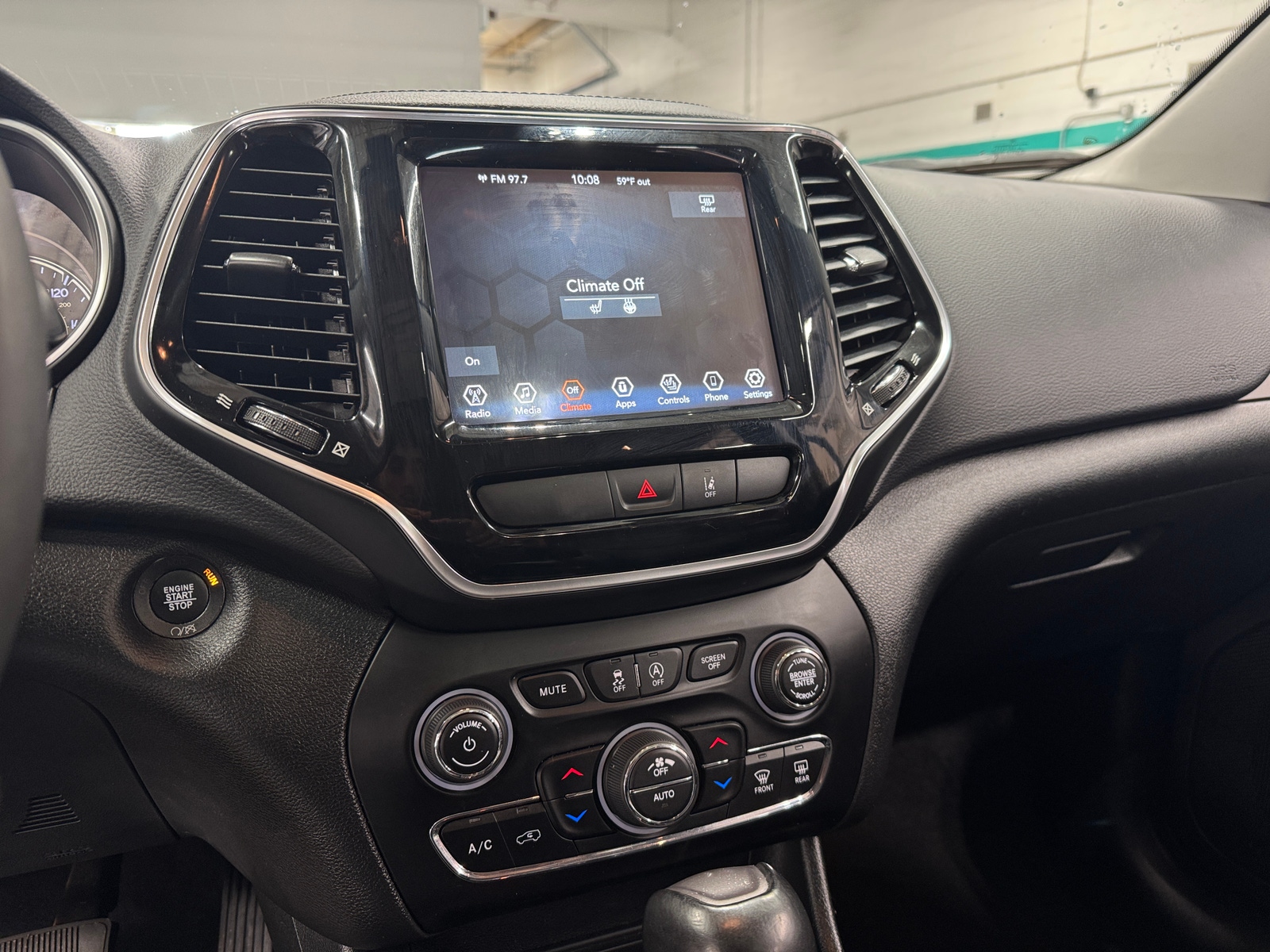 Thumbnail: 2022 Jeep Cherokee - 3