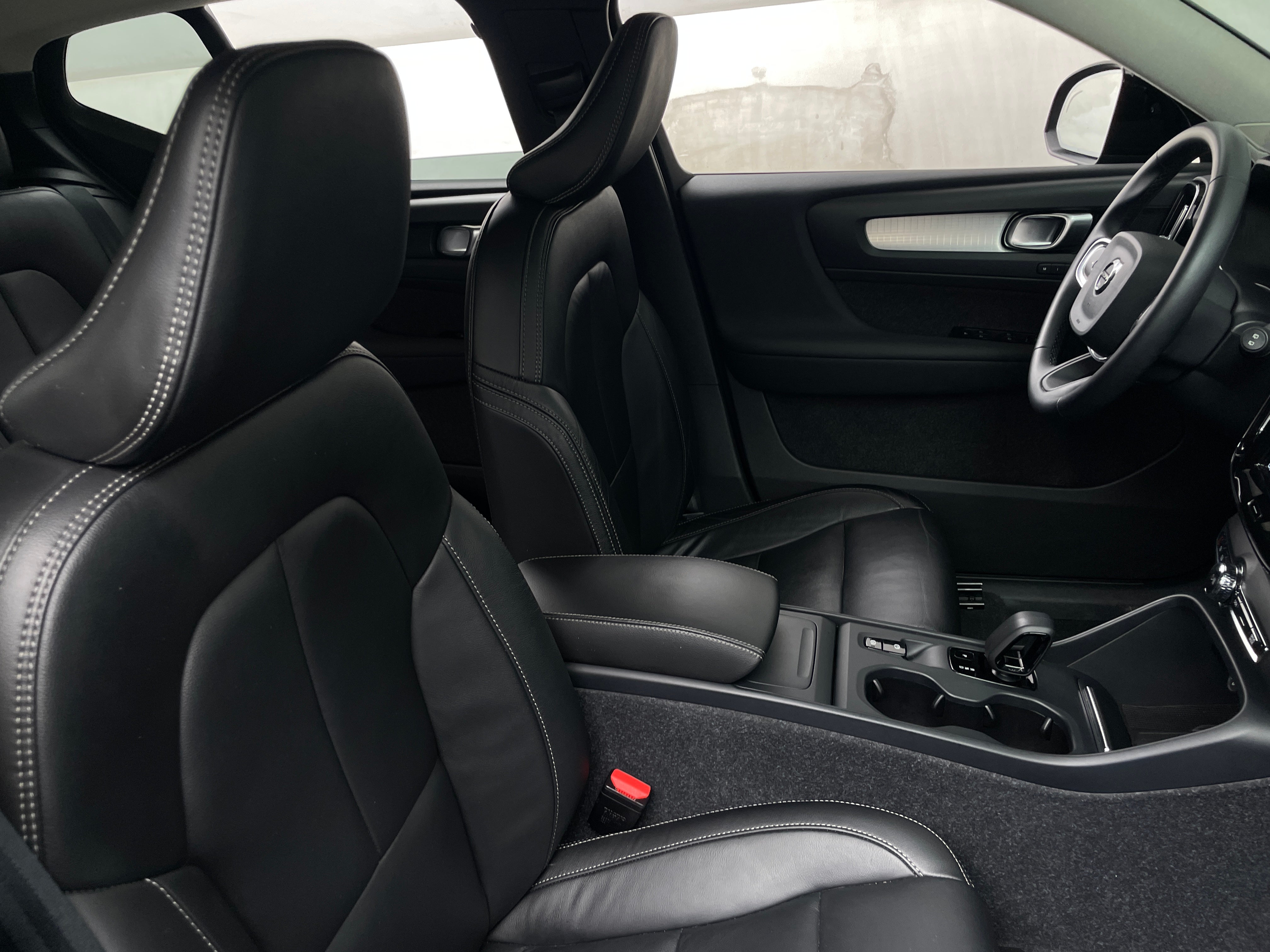 2022 Volvo XC40