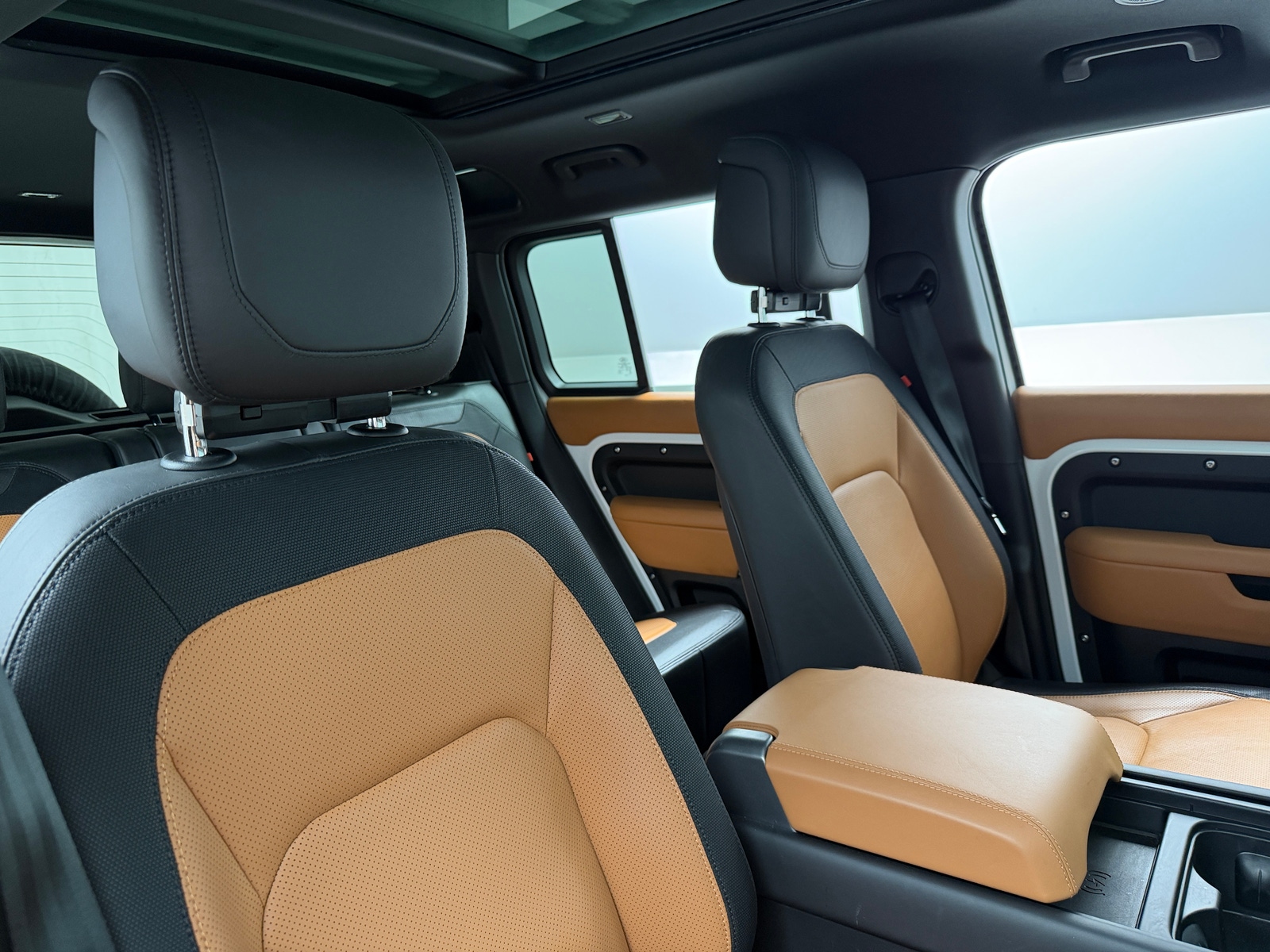 Thumbnail: 2024 Land Rover Defender - 2