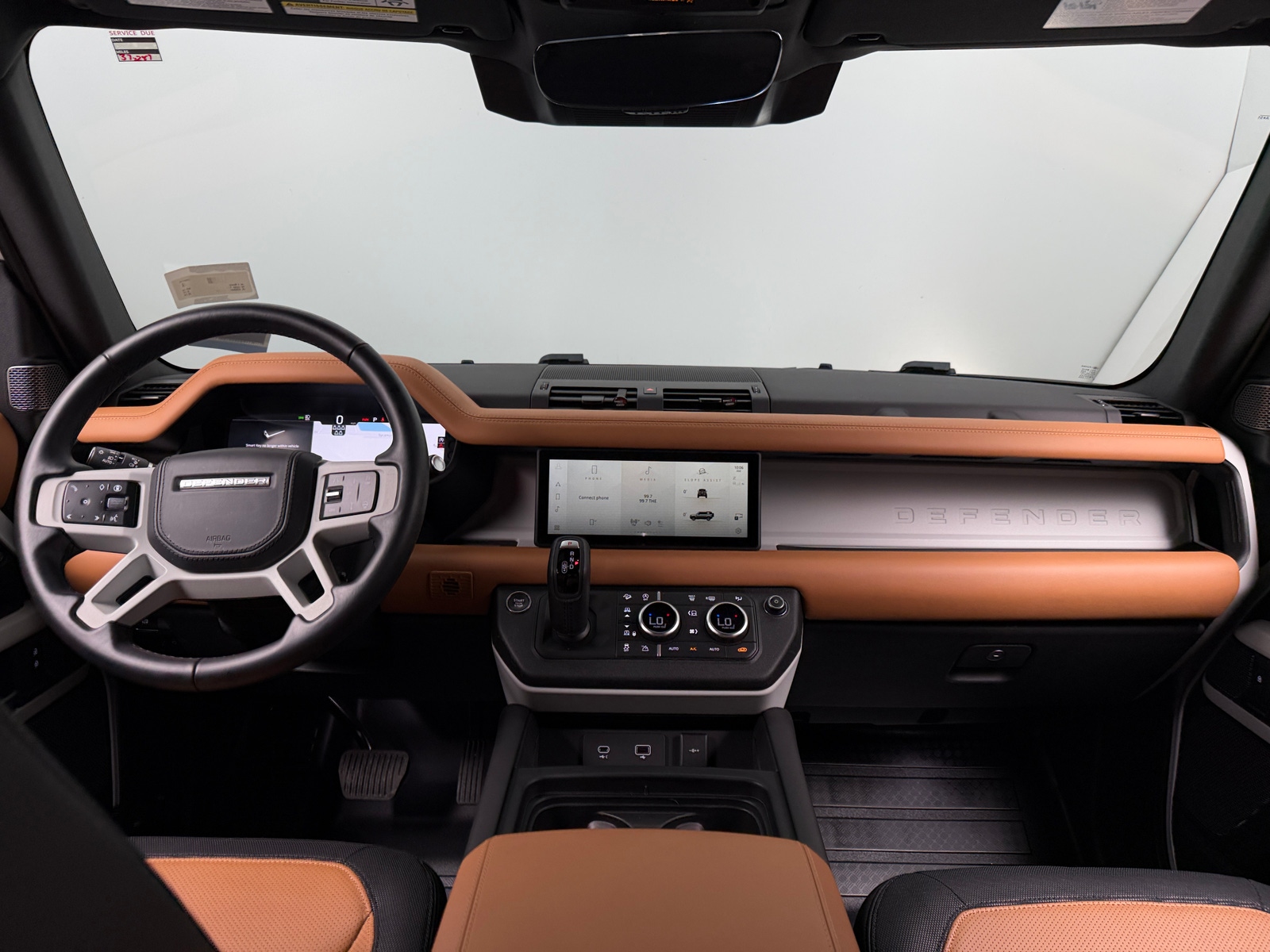 Thumbnail: 2024 Land Rover Defender - 3