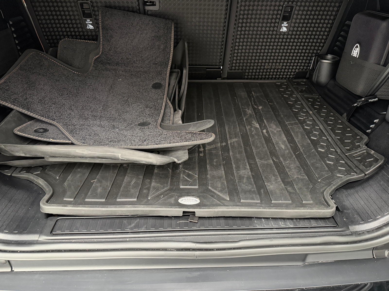 Thumbnail: 2024 Land Rover Defender - 7