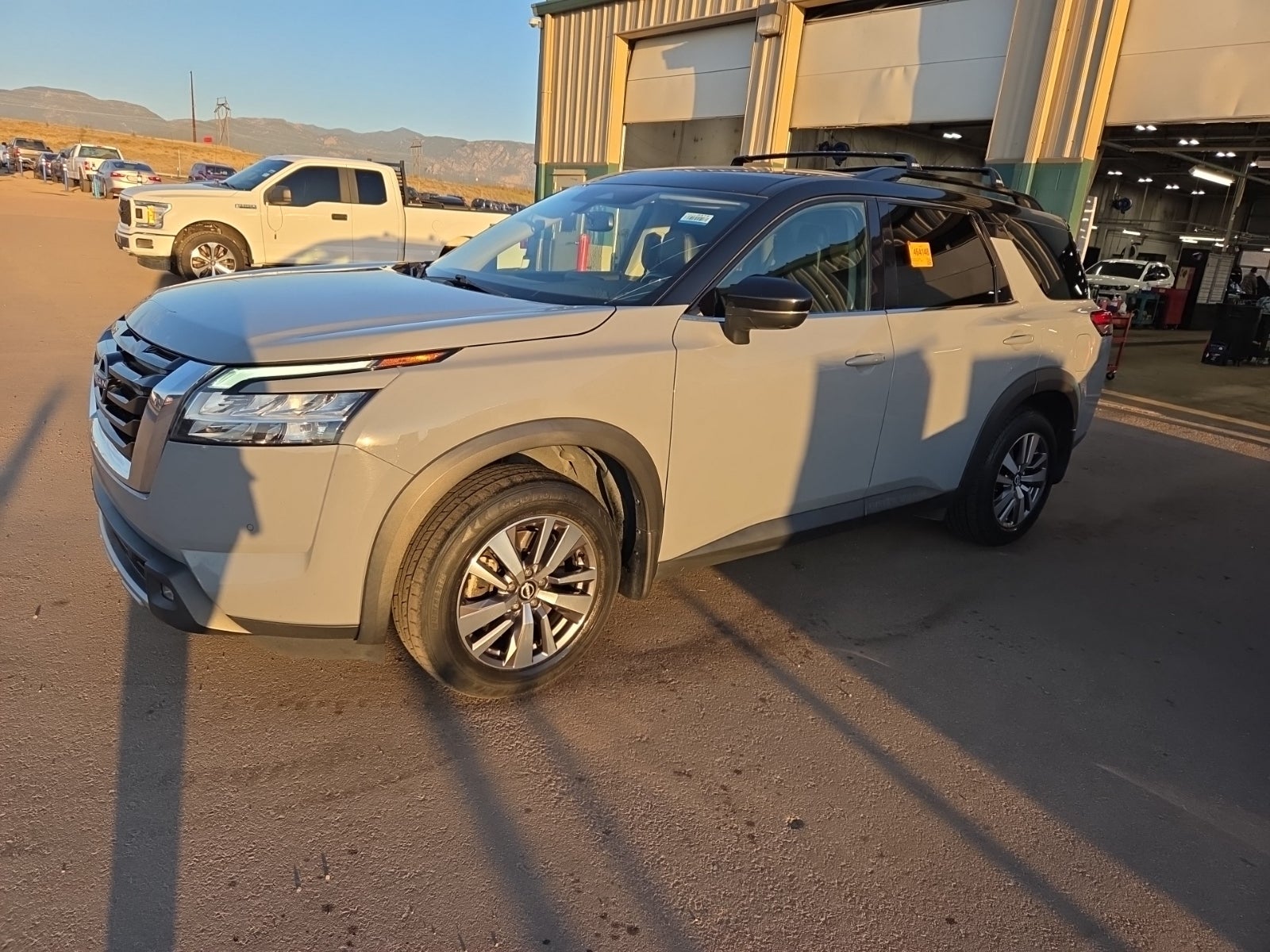 2022 Nissan Pathfinder SL