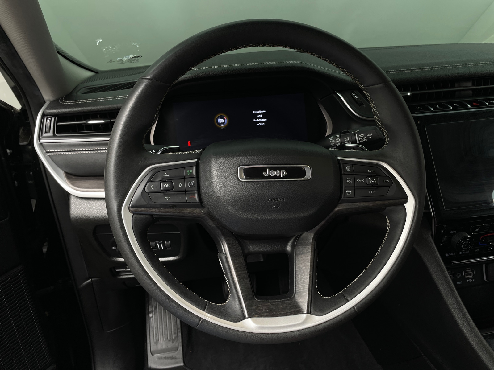 Thumbnail: 2023 Jeep Grand Cherokee L - 4