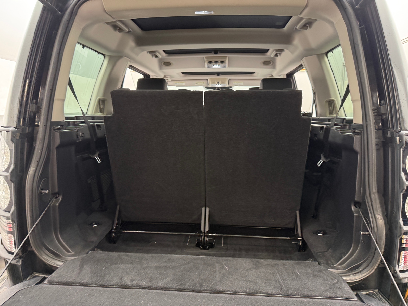 Thumbnail: 2016 Land Rover LR4 - 6