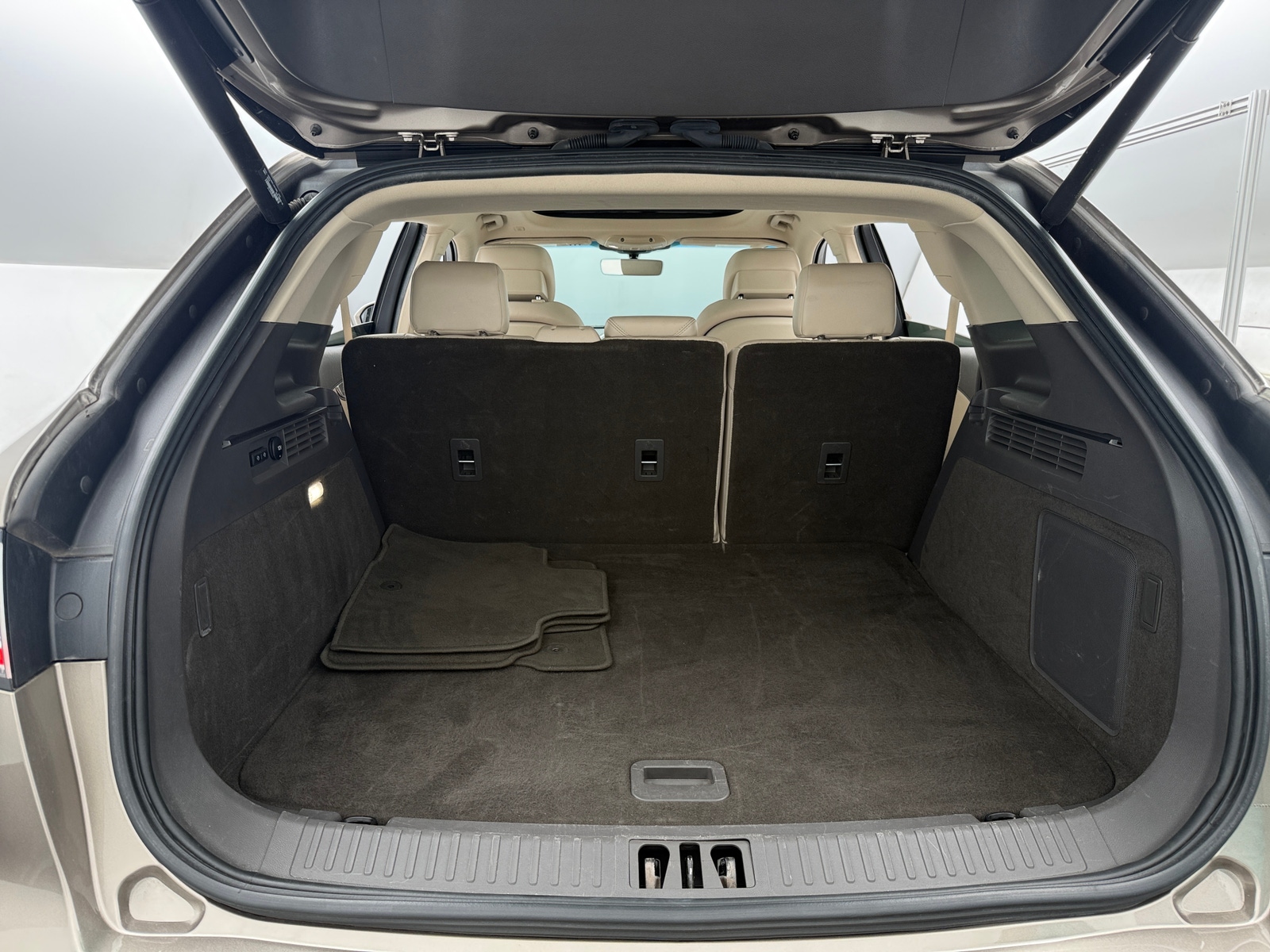 Thumbnail: 2019 Lincoln Nautilus - 6